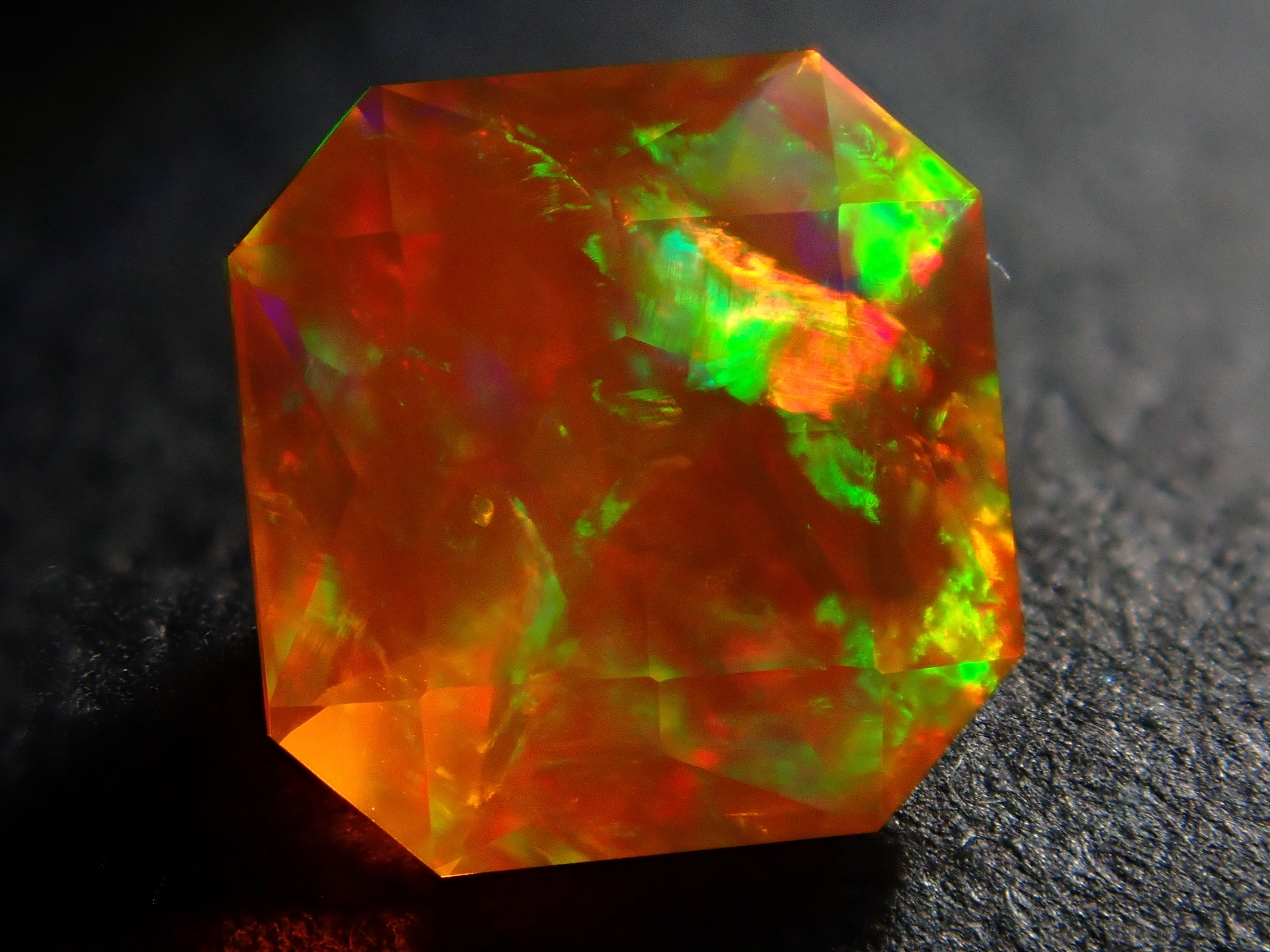 メキシコ産ファイアオパール 0.459ctルース