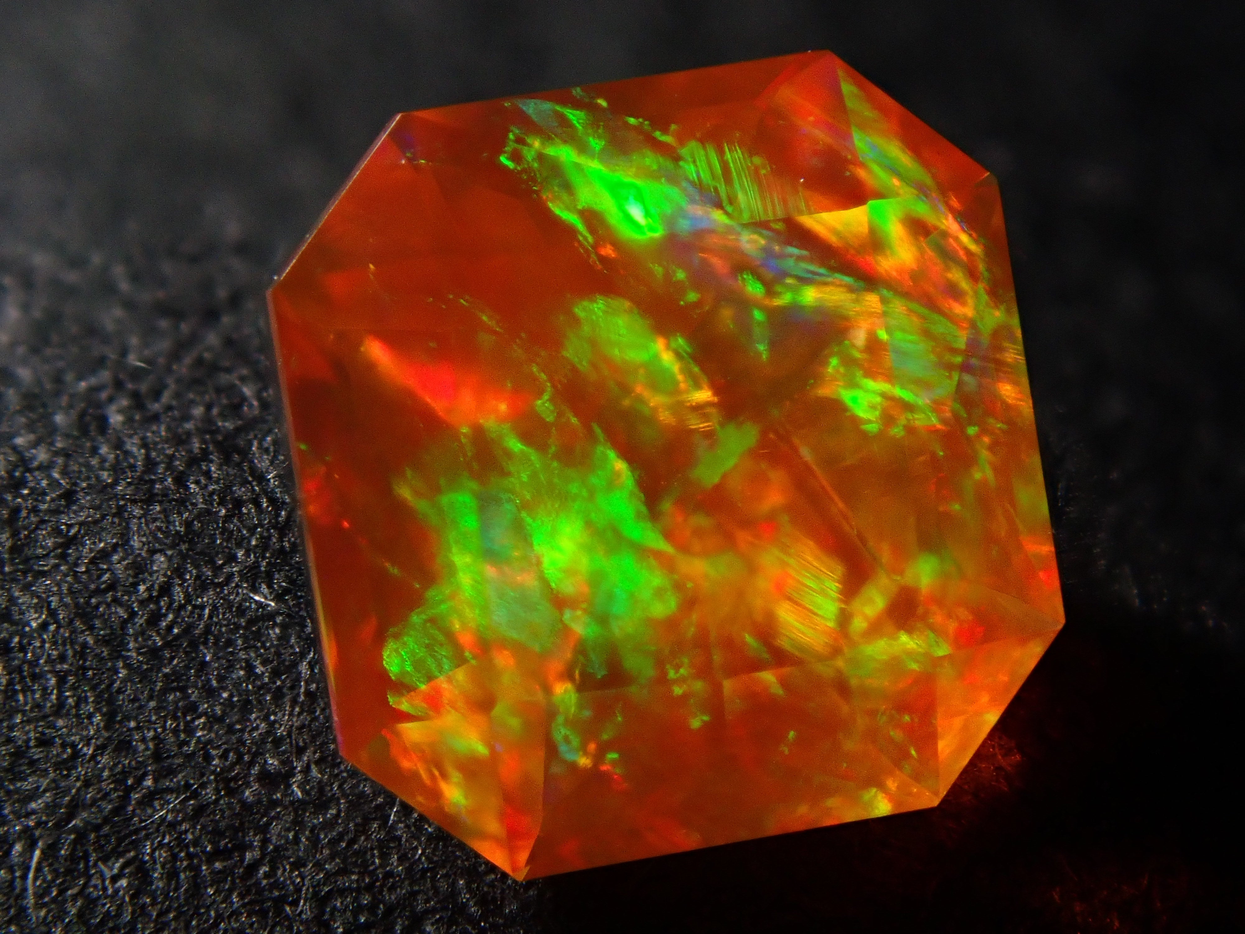 メキシコ産ファイアオパール 0.459ctルース