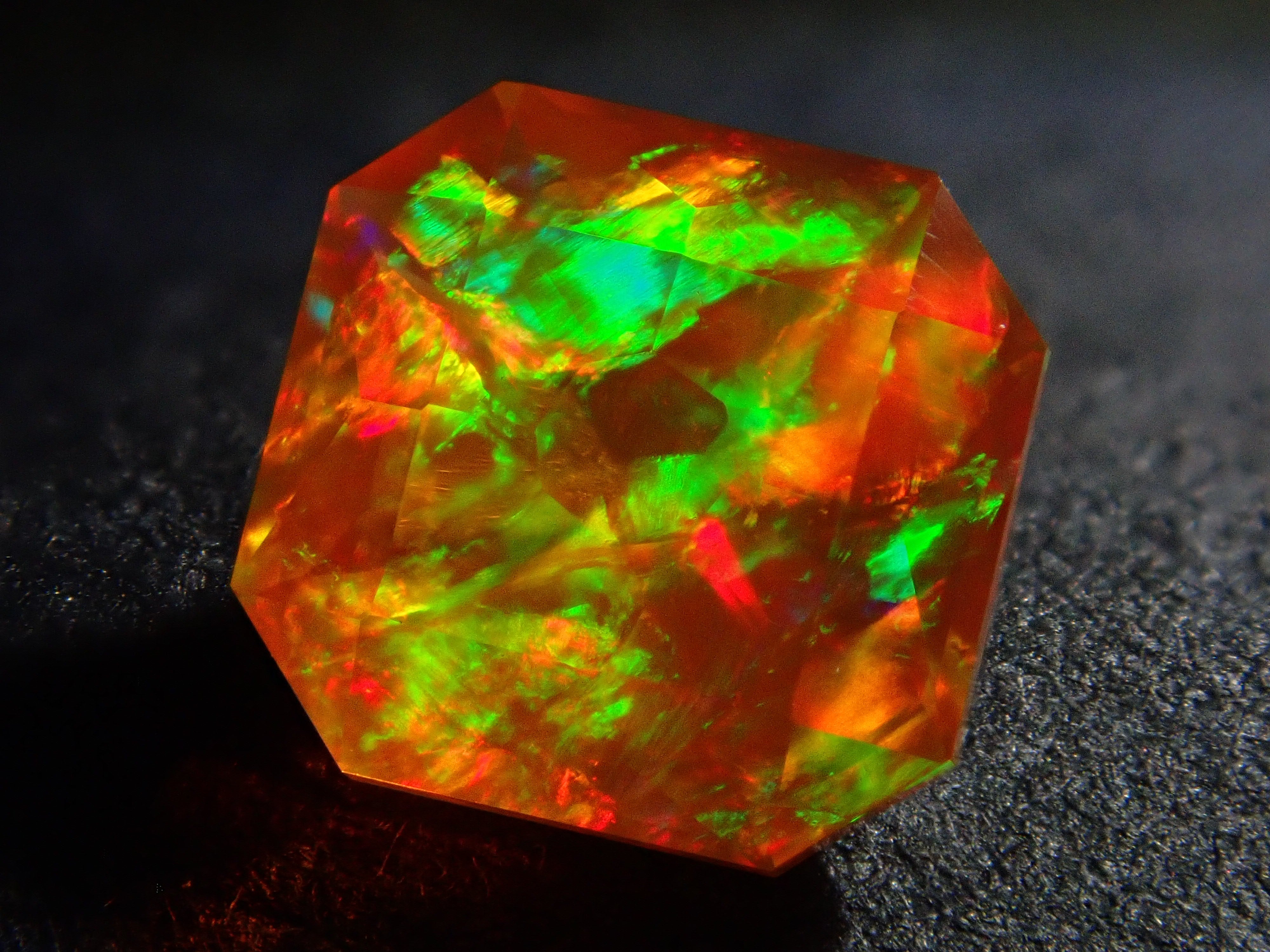 メキシコ産ファイアオパール 0.459ctルース
