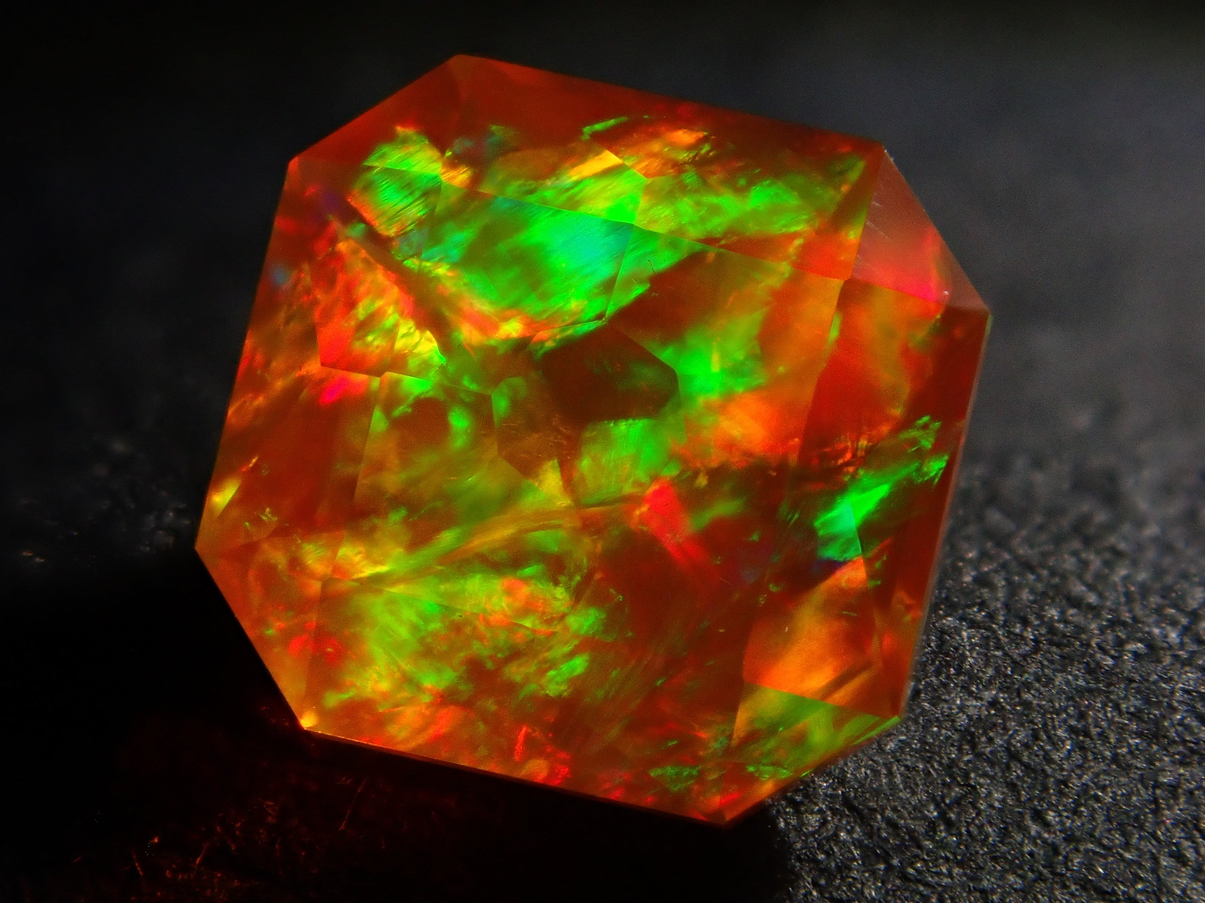 メキシコ産ファイアオパール 0.459ctルース