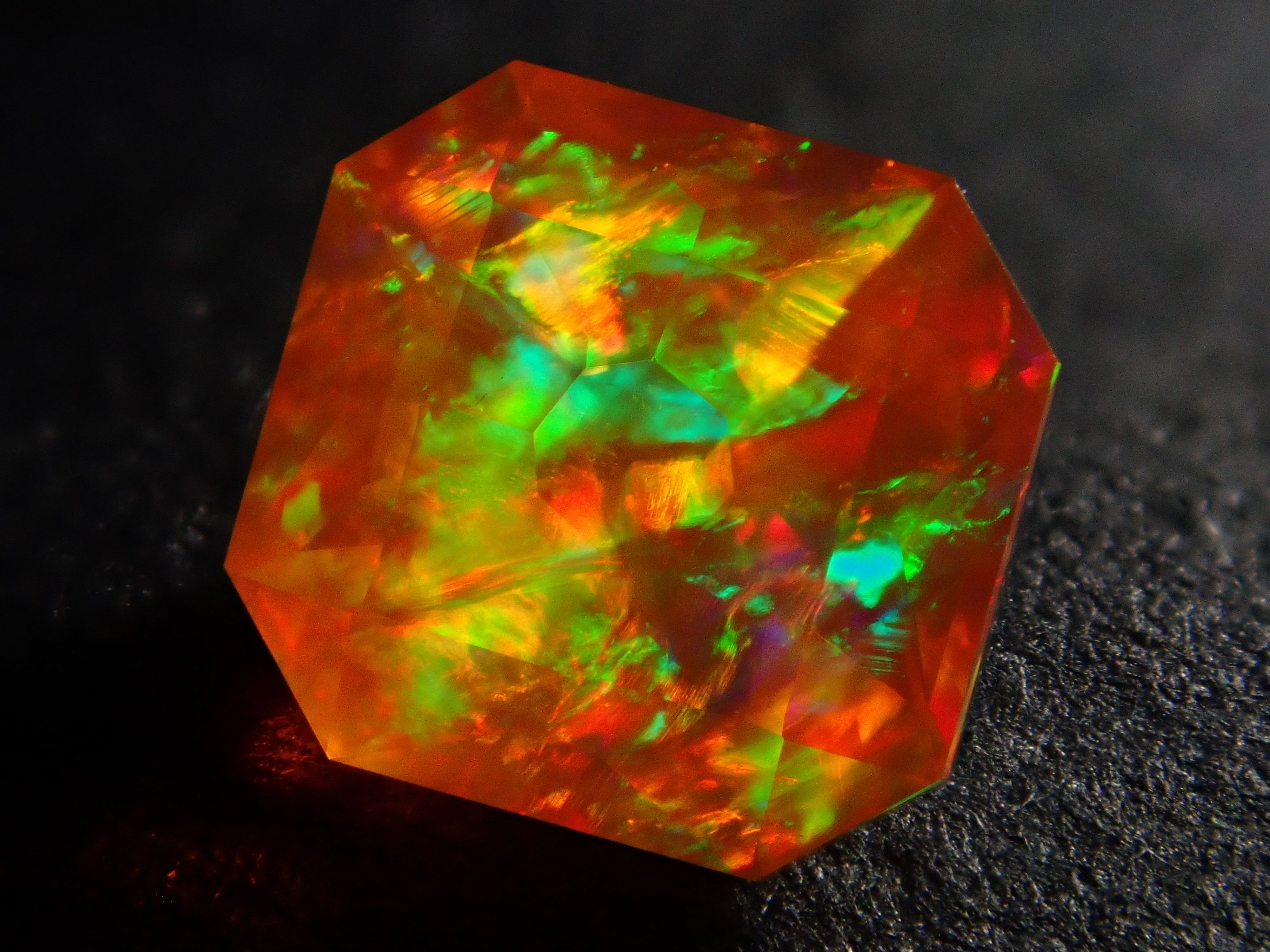 メキシコ産ファイアオパール 0.459ctルース