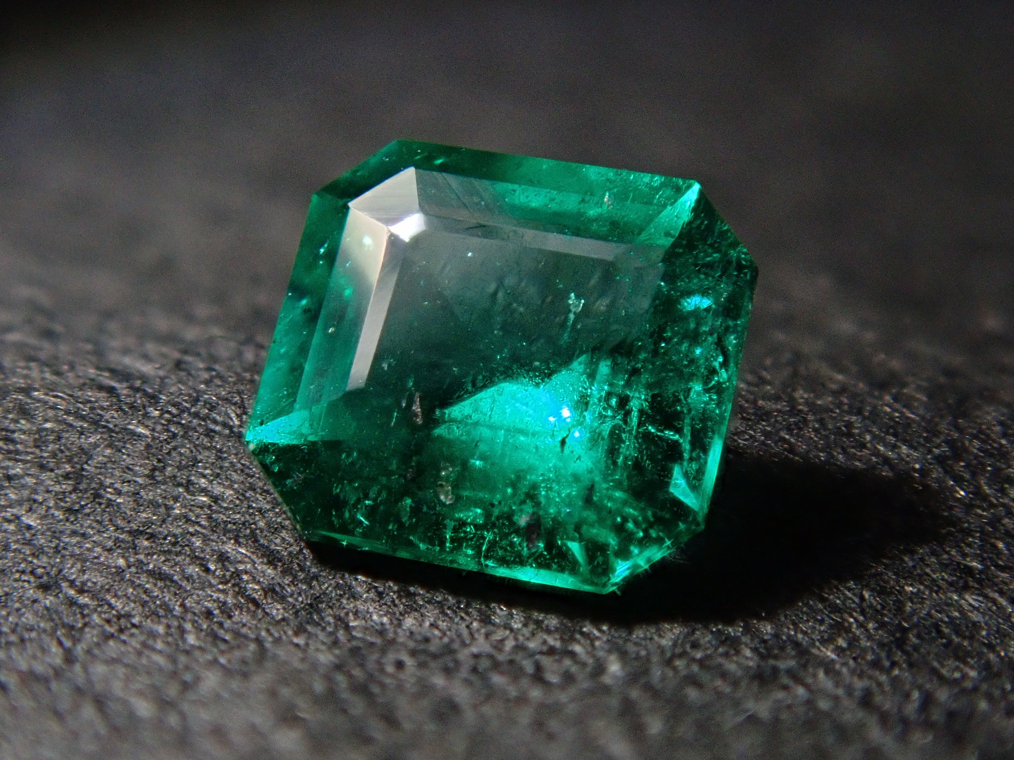 コロンビア産エメラルド 0.155ctルース