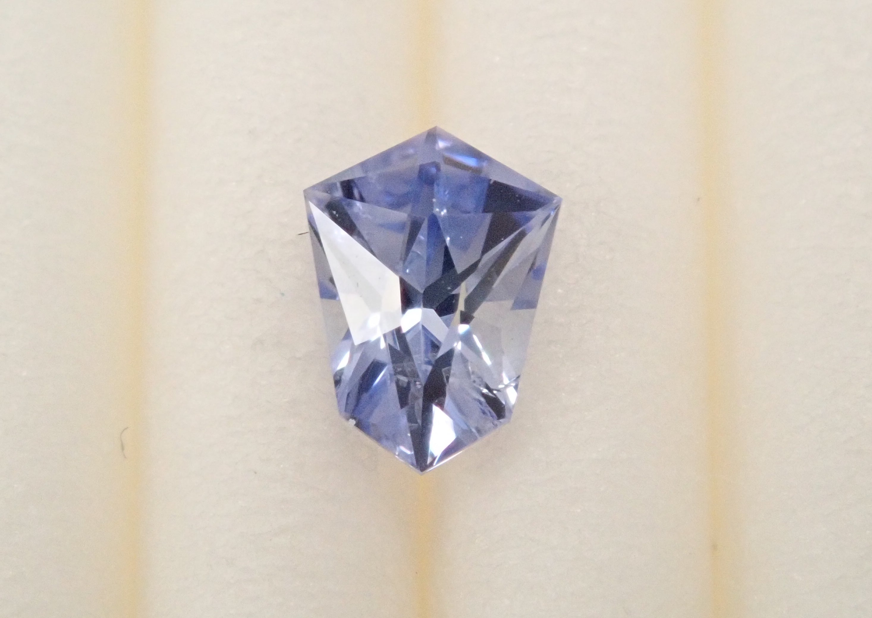 【3/8 22時販売】スリランカ産ブルーサファイア（アイスブルー） 0.272ctルース