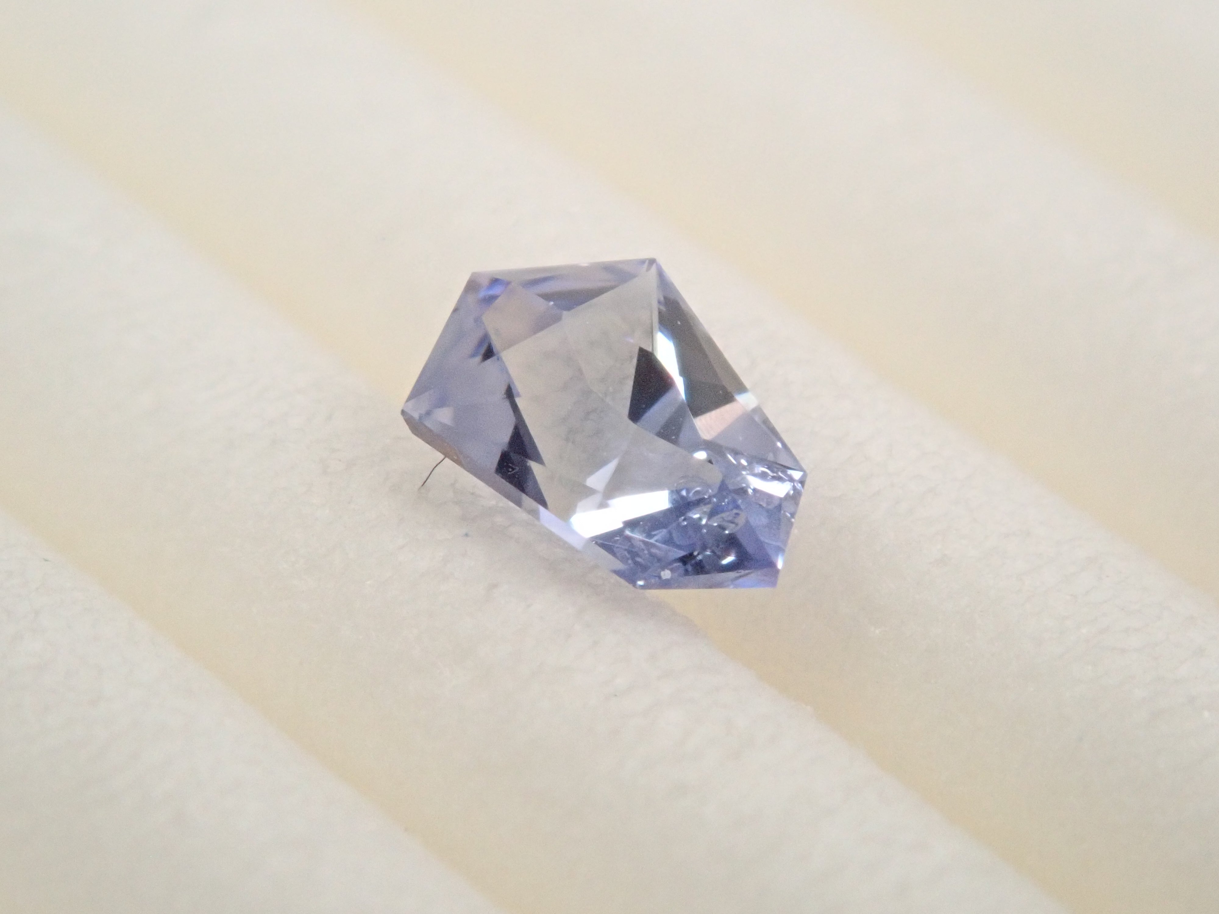 スリランカ産ブルーサファイア（アイスブルー） 0.272ctルース