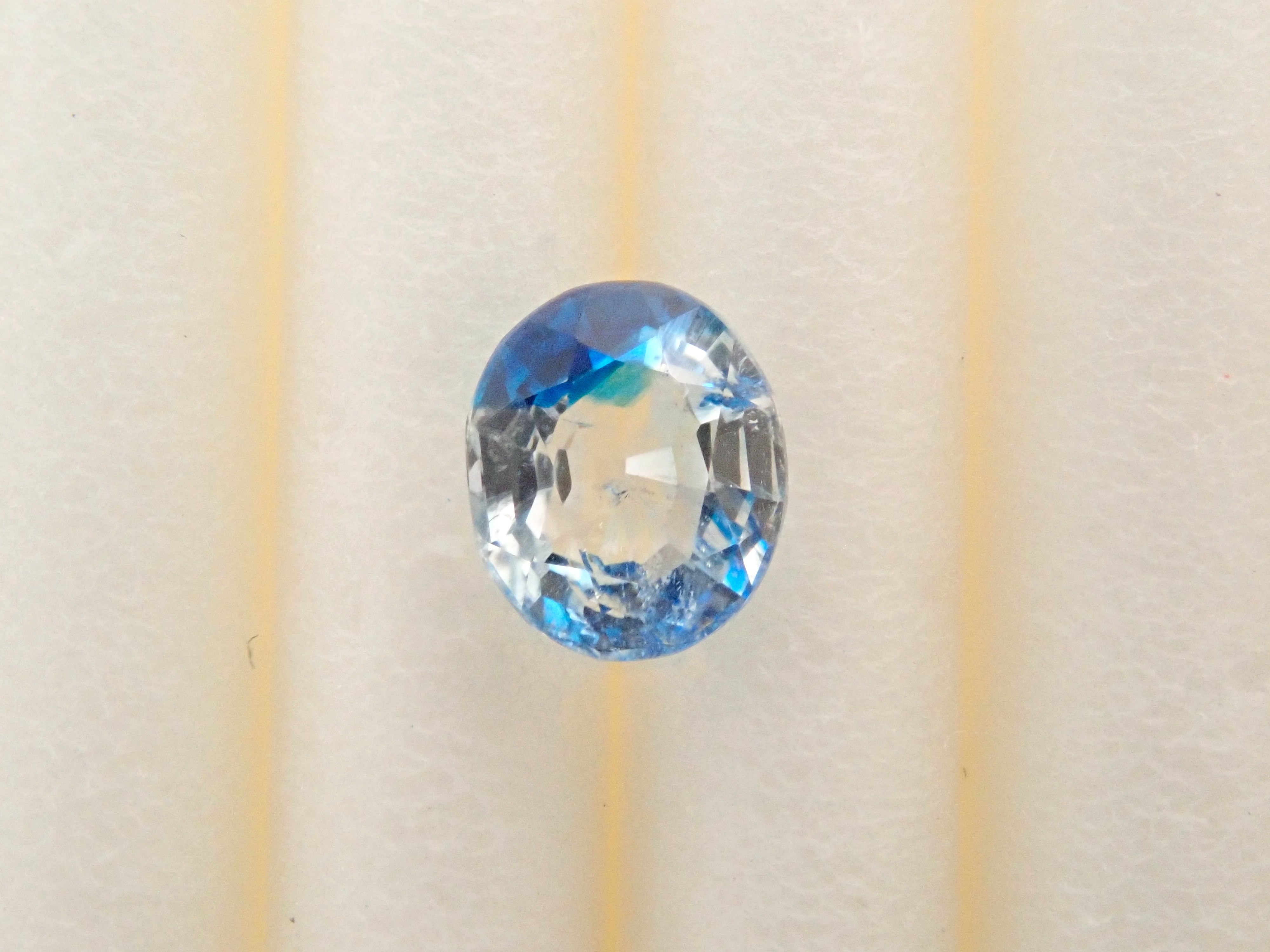 【3月8日晚間10點開售】津巴布韋雙色歐幾里德裸石，0.227克拉