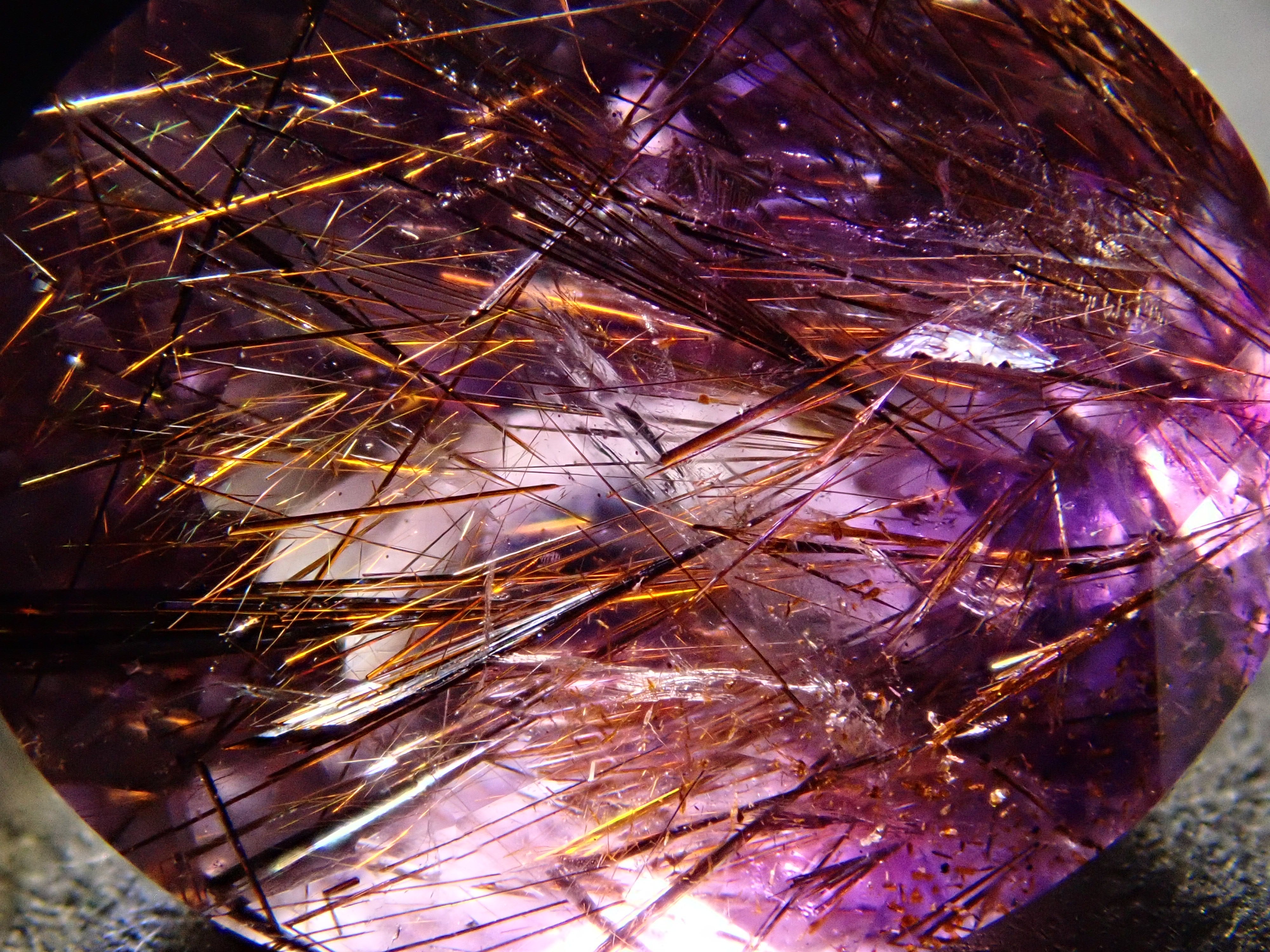 【12559896掲載】ブラジル産エレスチャルアメジスト 3.678ctルース