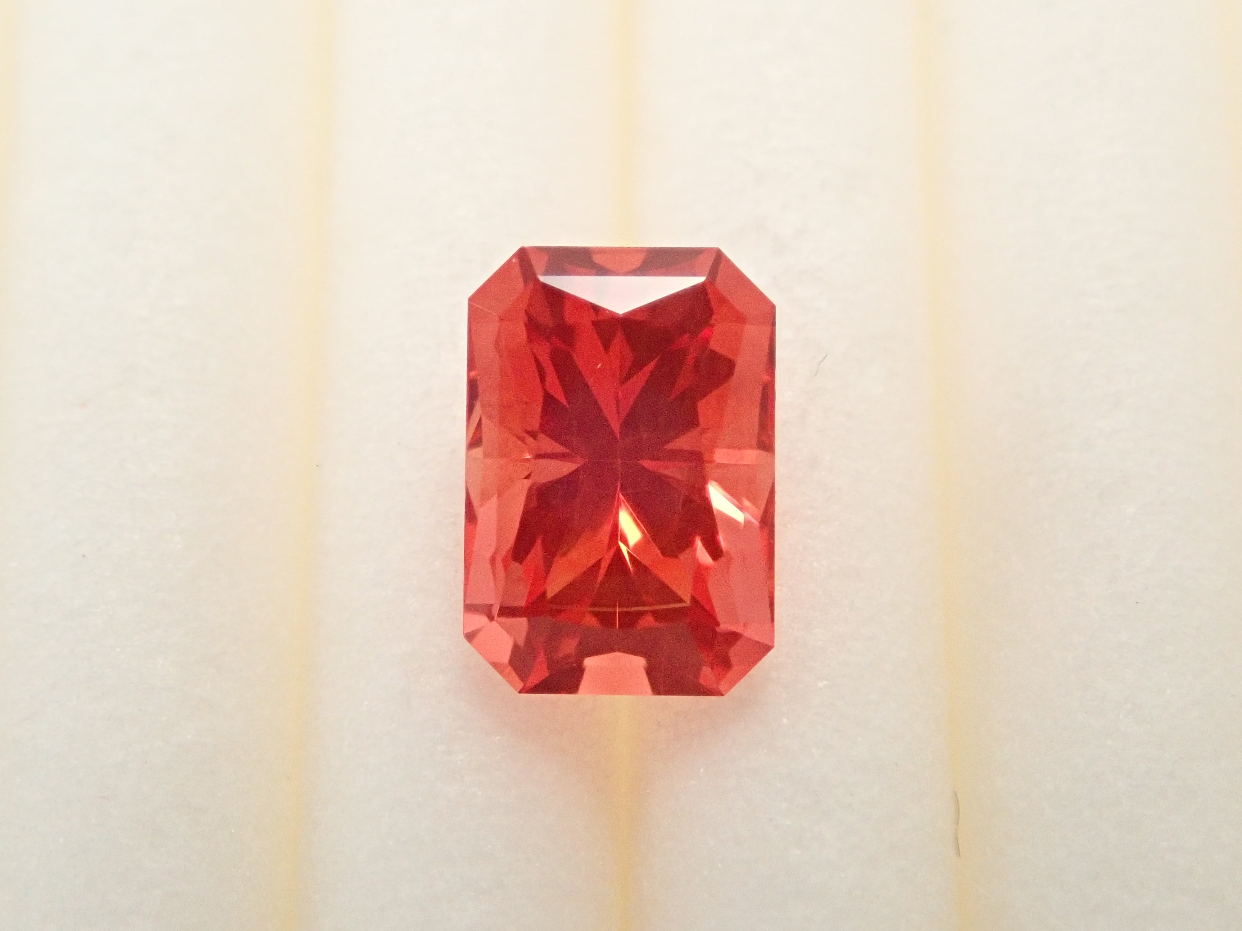 【12561308掲載】アメリカ産オレゴンサンストーン 0.428ctルース