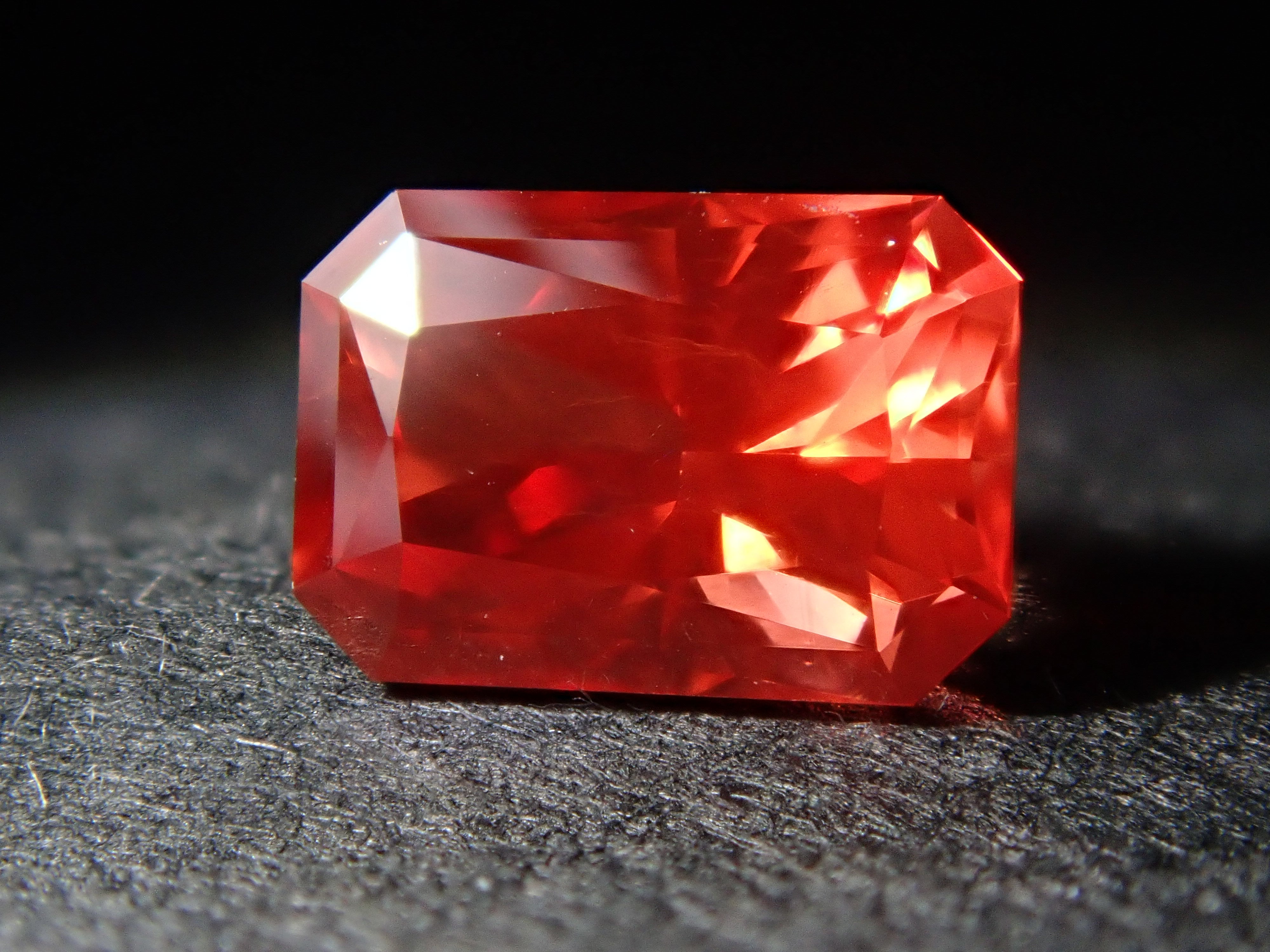 【12561308掲載】アメリカ産オレゴンサンストーン 0.428ctルース