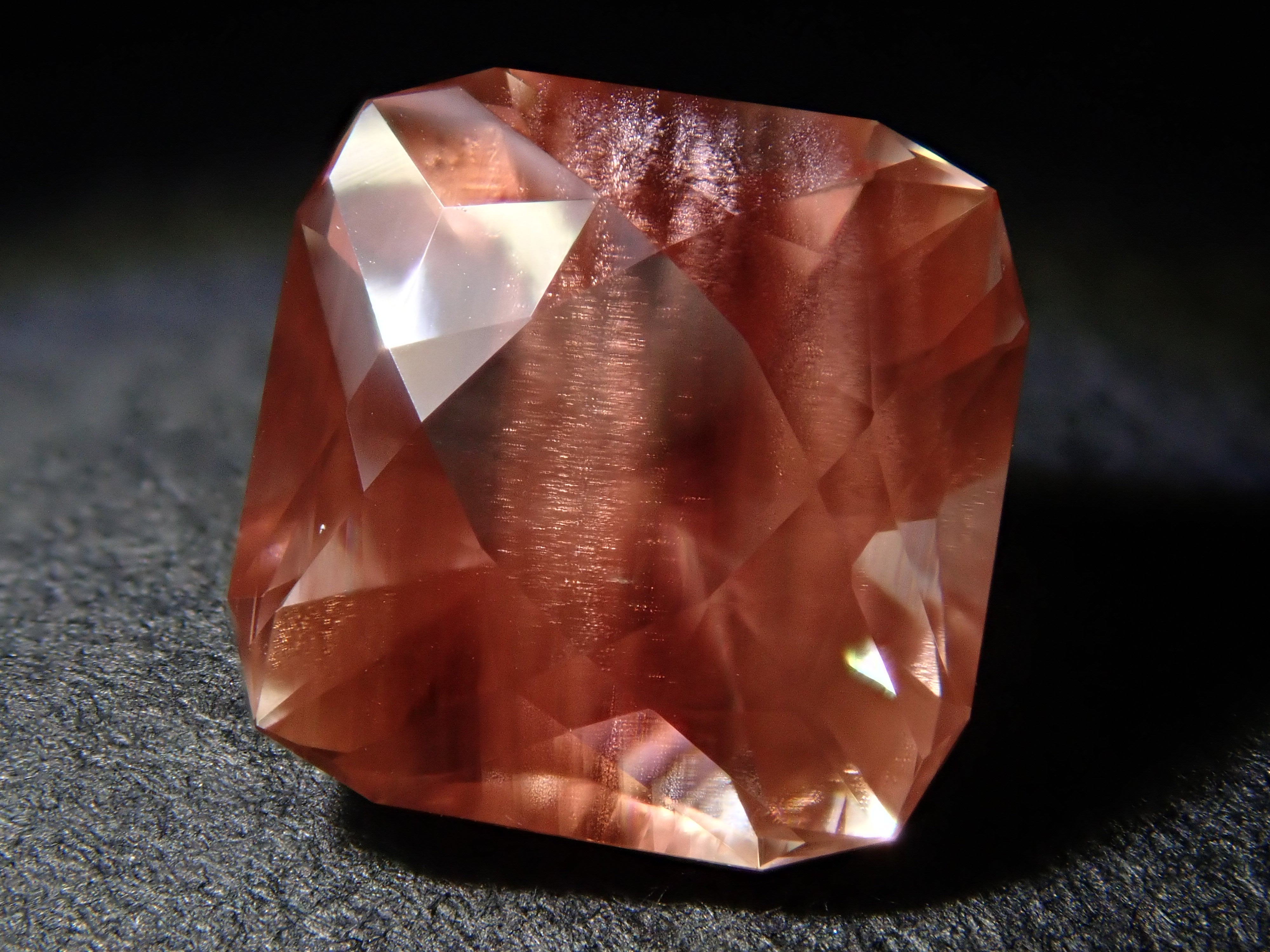 【12561310掲載】アメリカ産オレゴンサンストーン 1.362ctルース