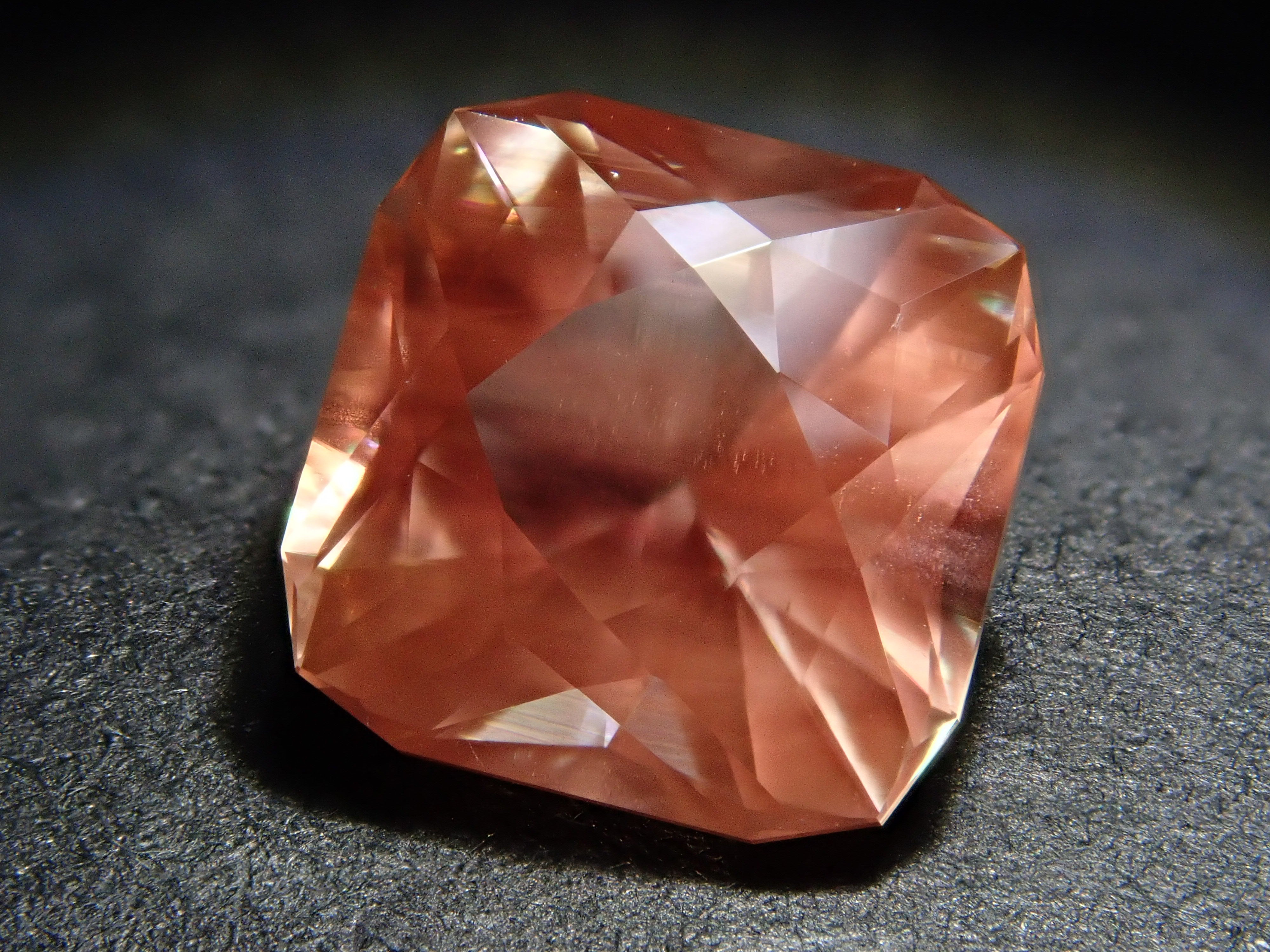 【12561310掲載】アメリカ産オレゴンサンストーン 1.362ctルース