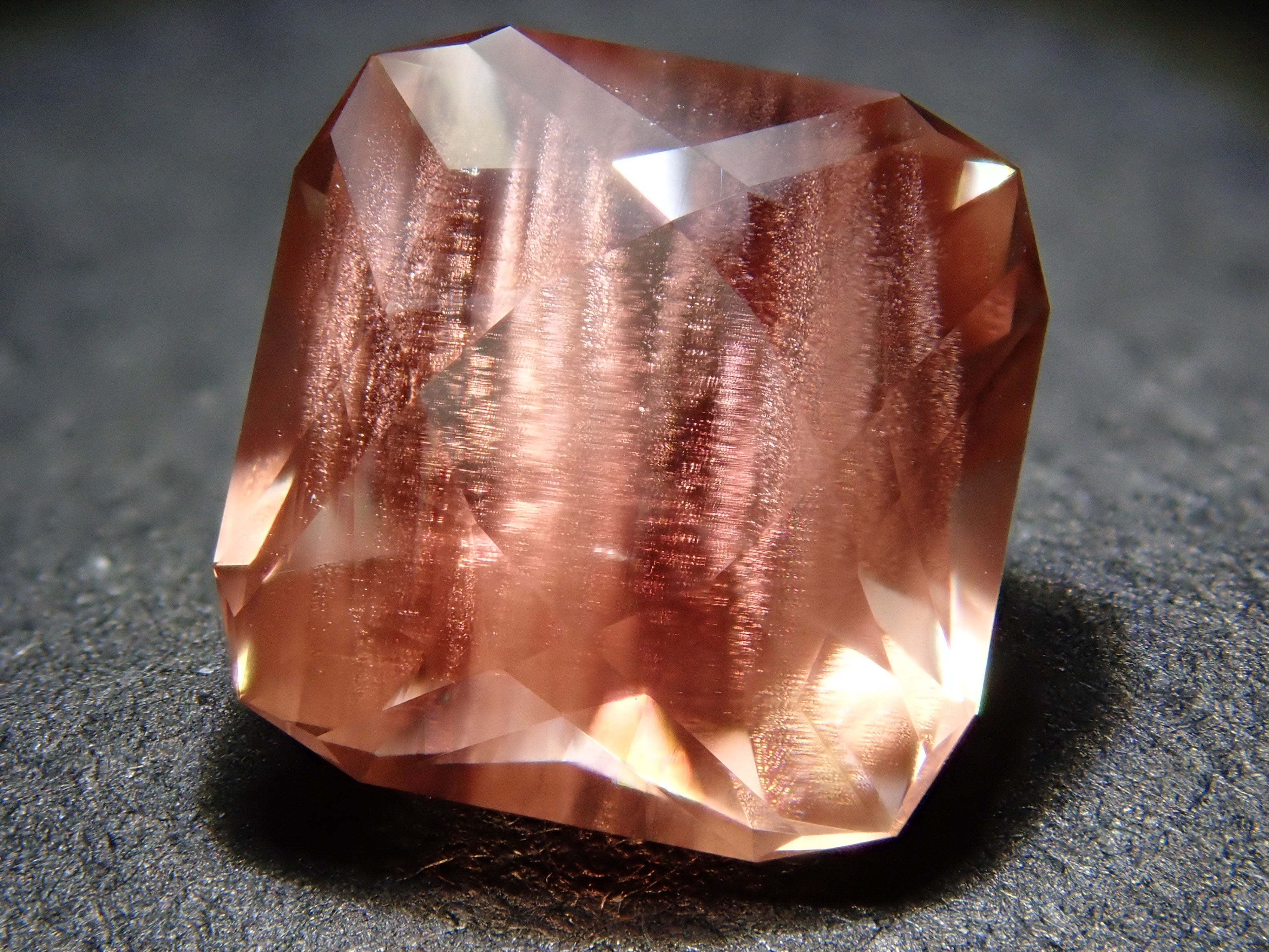 【12561310掲載】アメリカ産オレゴンサンストーン 1.362ctルース