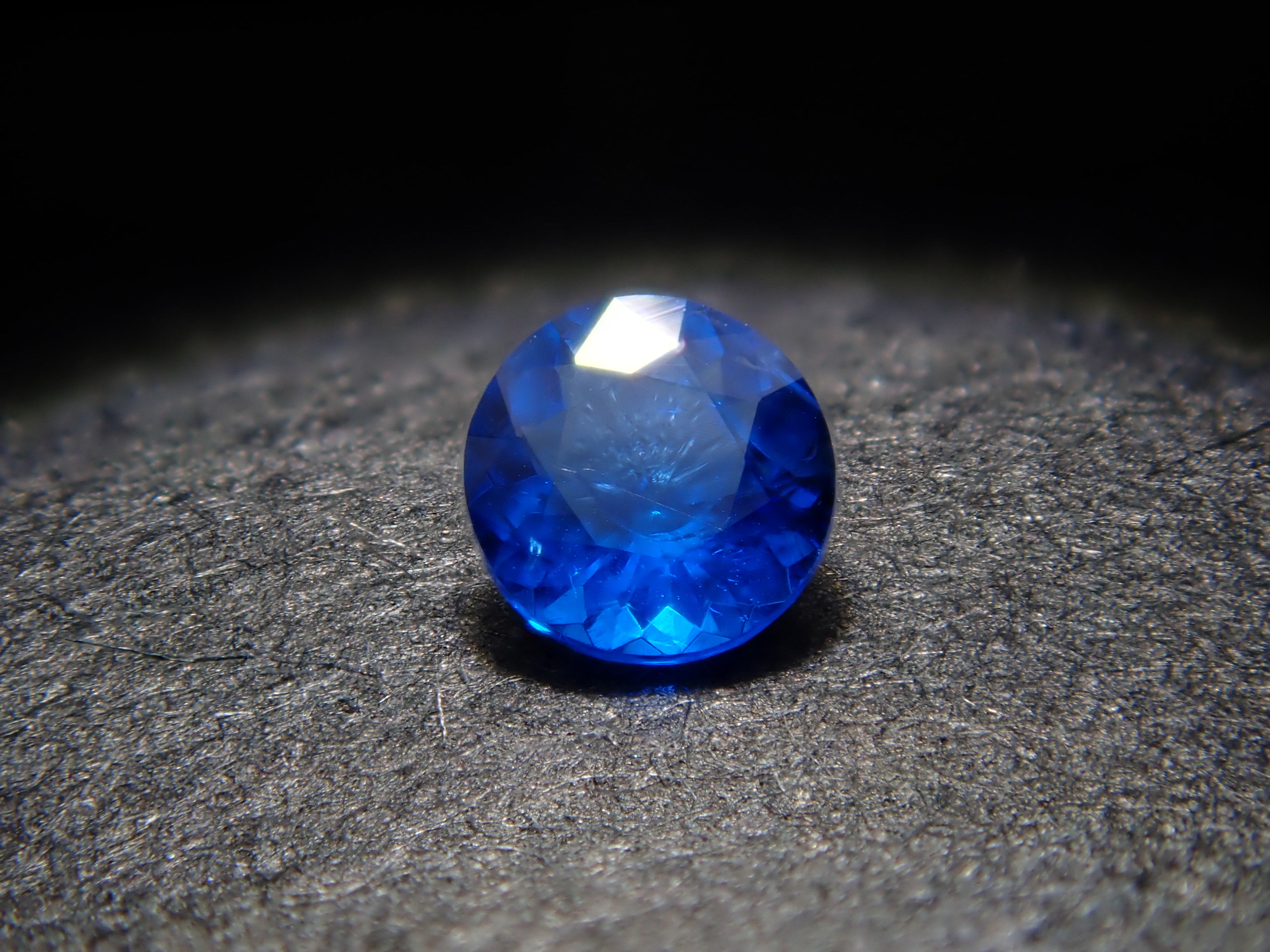 ドイツ産アウイナイト 0.035ctルース