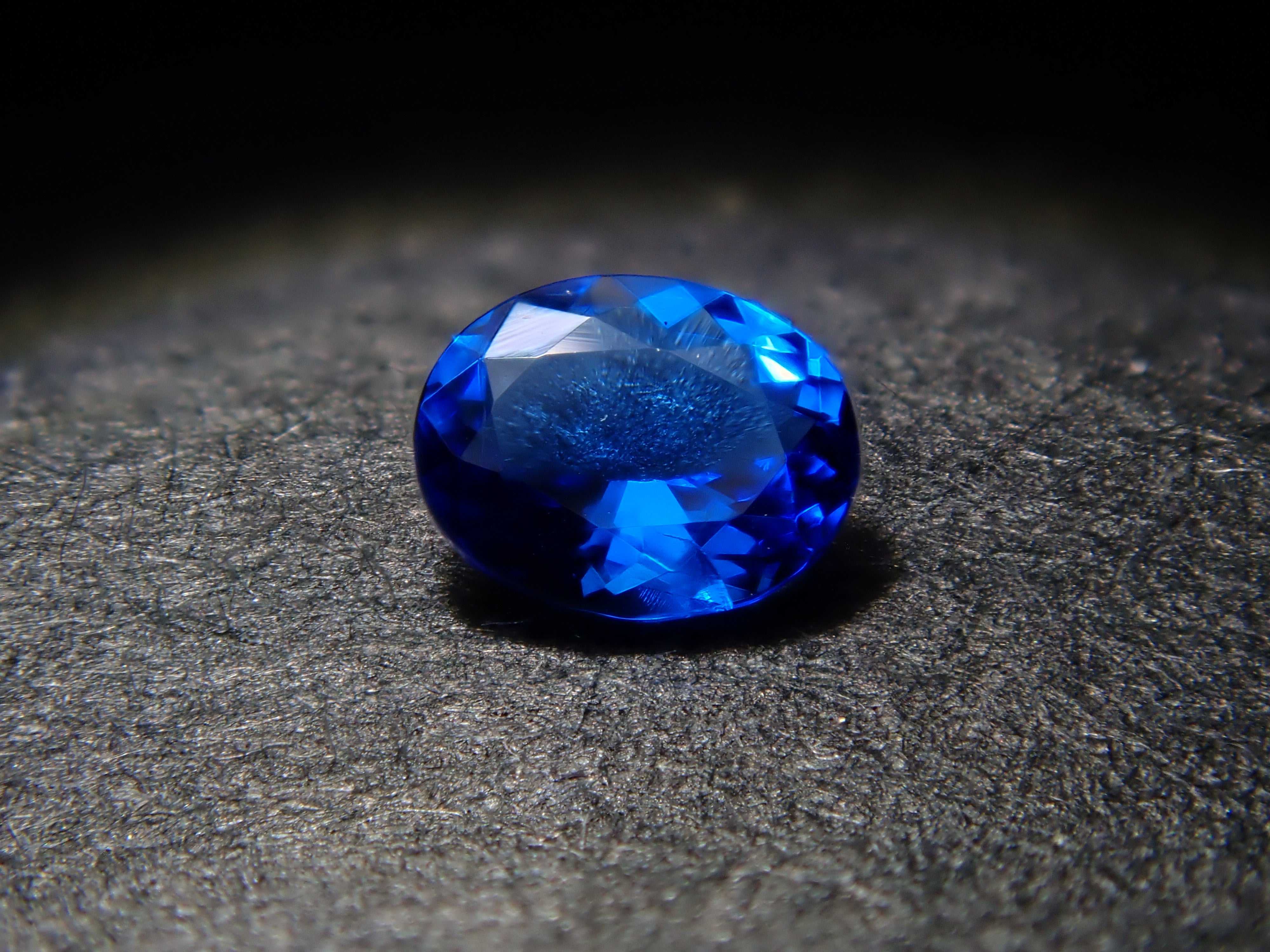 ドイツ産アウイナイト 0.048ctルース