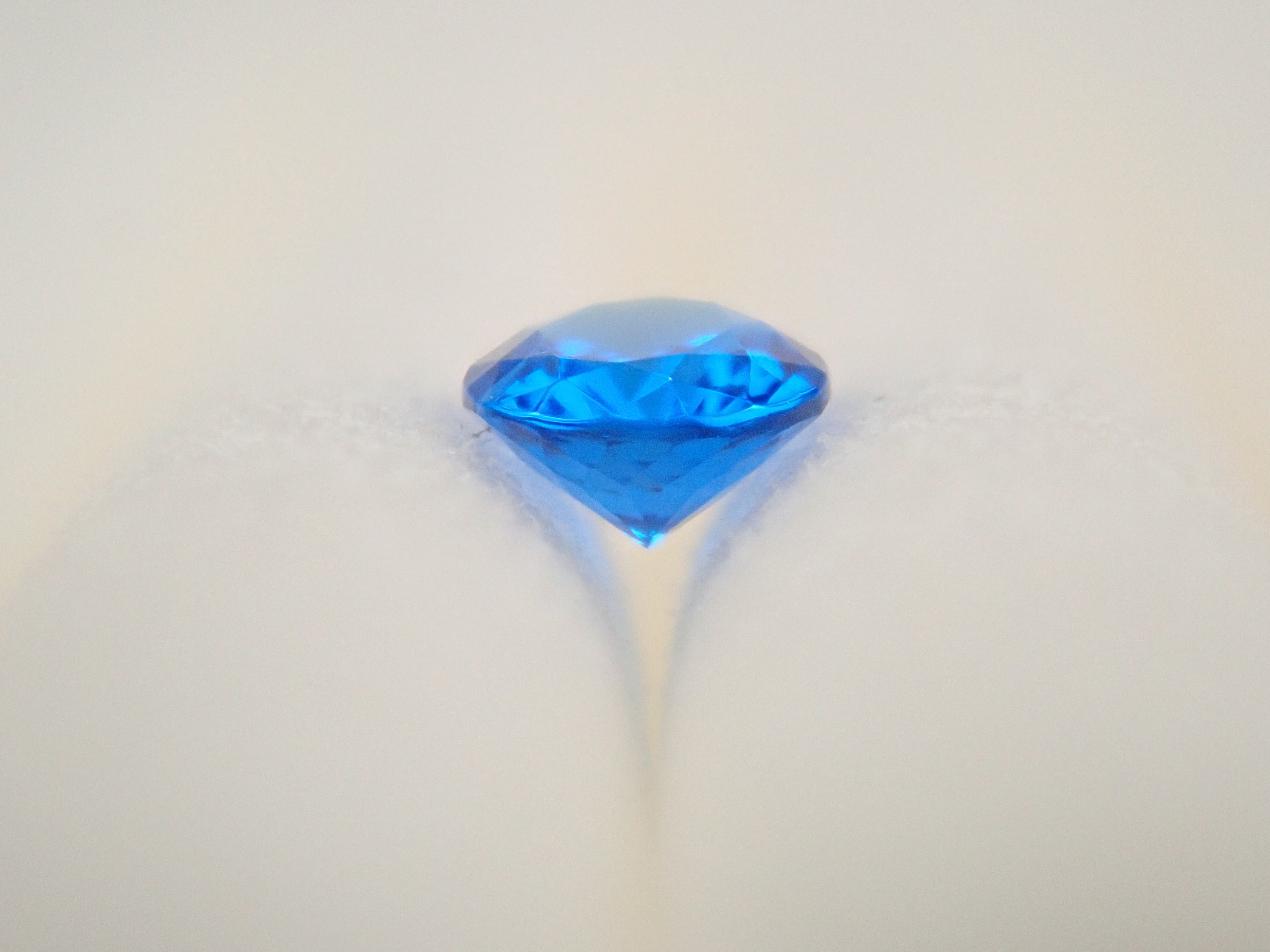 ドイツ産アウイナイト 0.048ctルース