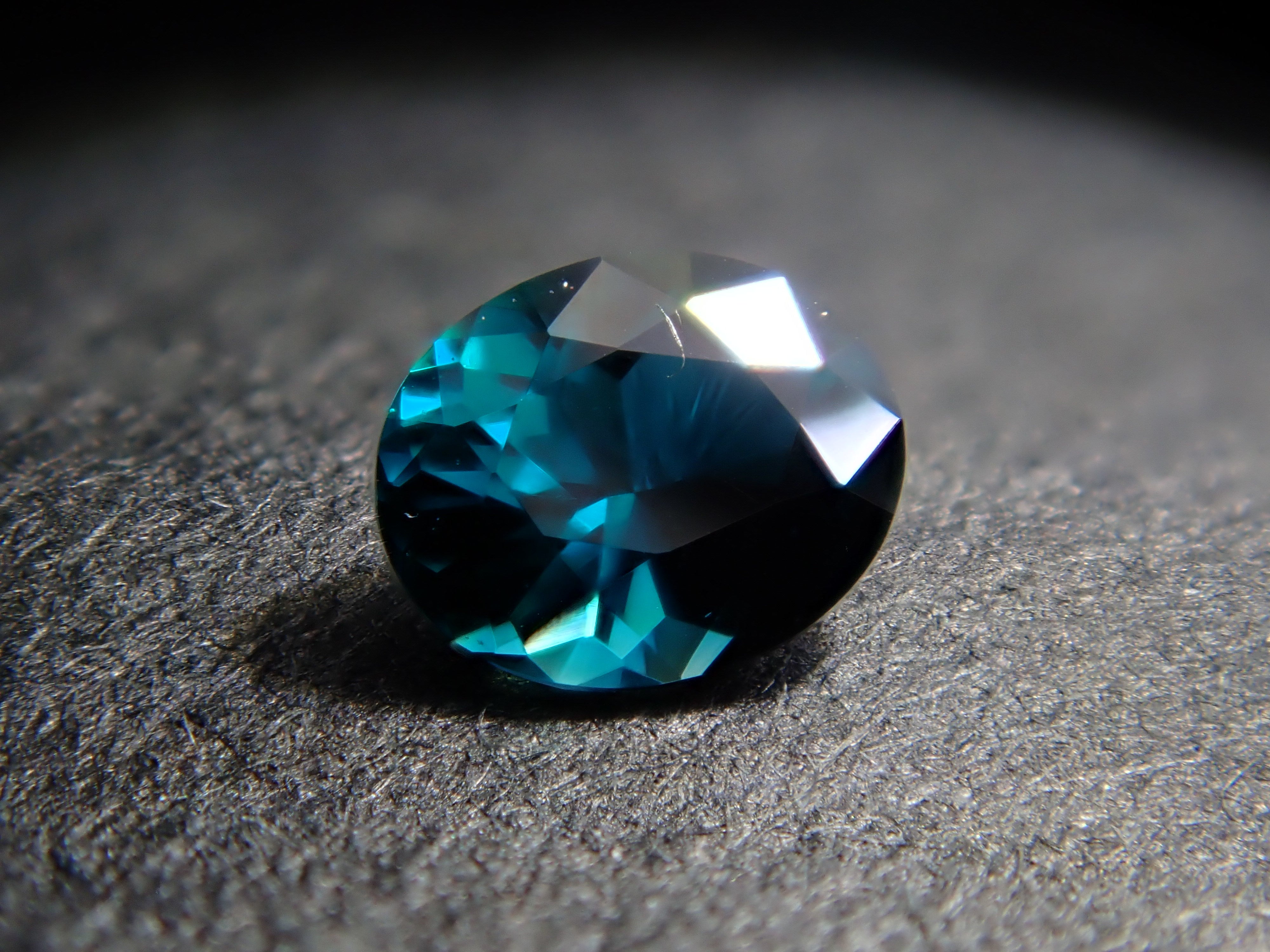 【12561504掲載】パキスタン産ラズライト（天藍石） 0.077ctルース