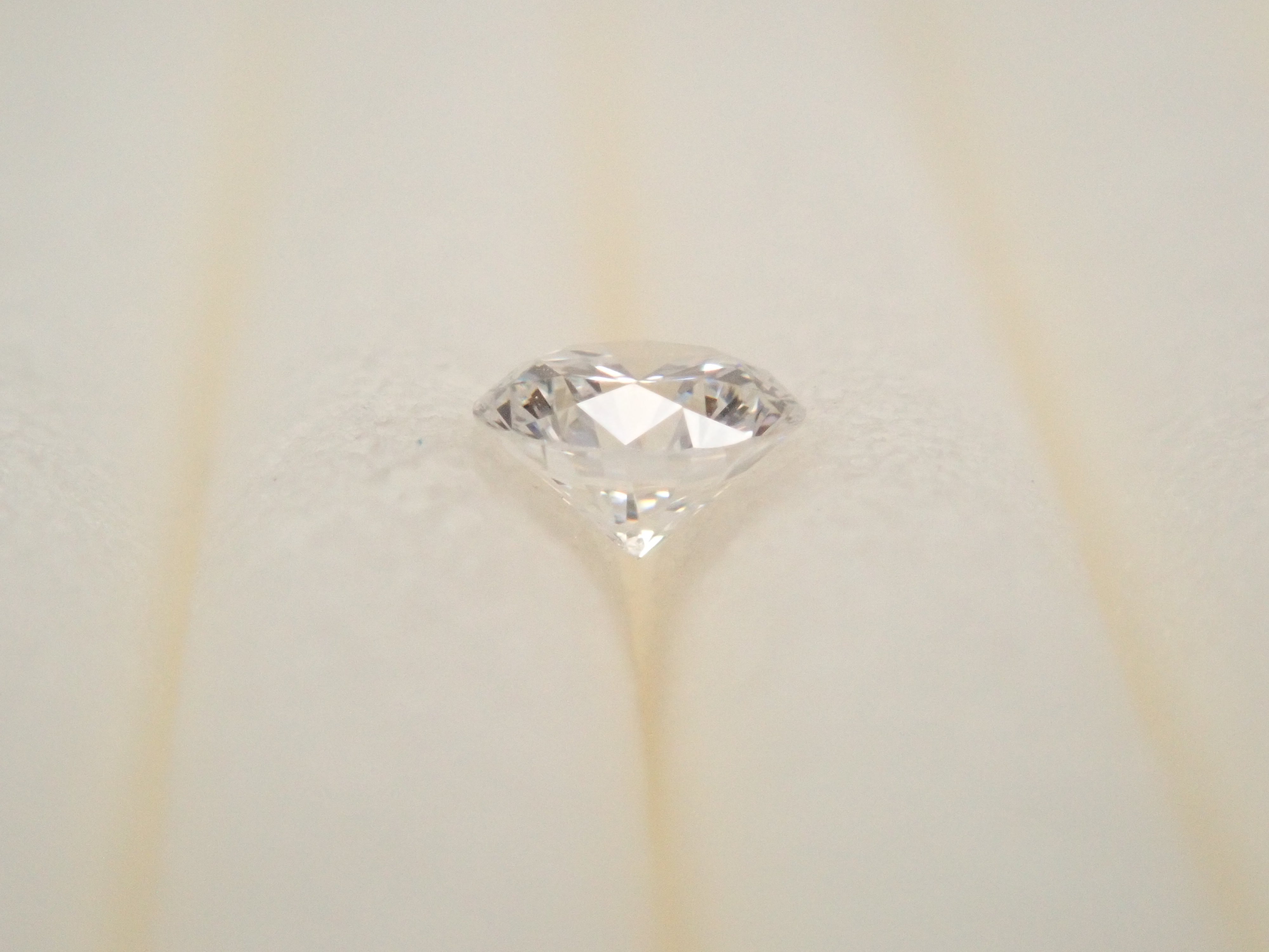 【32501848掲載】ダイヤモンド 0.094ctルース(E, VVS2, VeryGood)