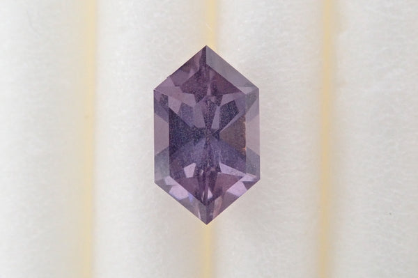 紫色尖晶石 0.455 克拉裸石