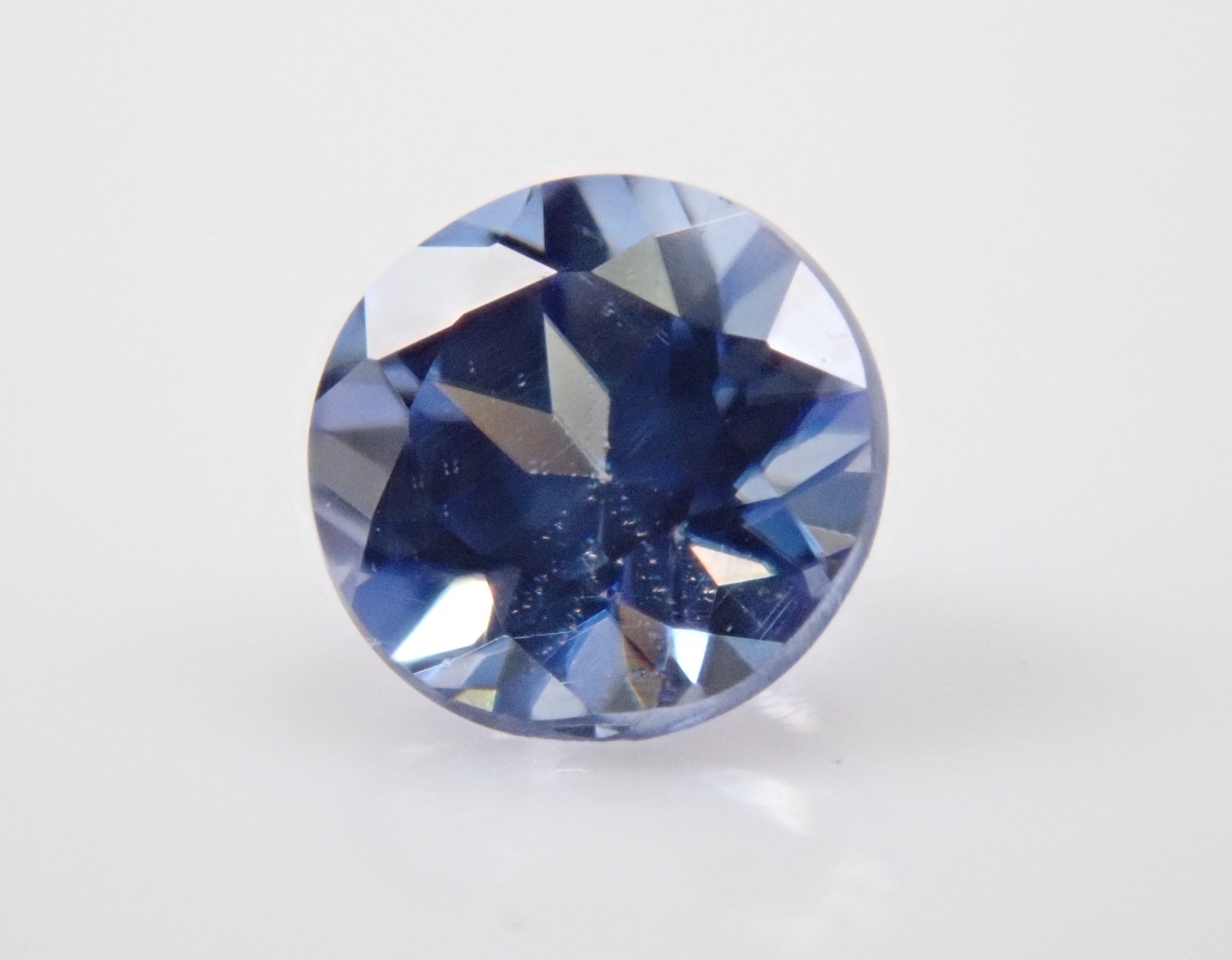 【7/27 22時販売】アメリカ産ベニトアイト 2.8mm/0.104ctルース
