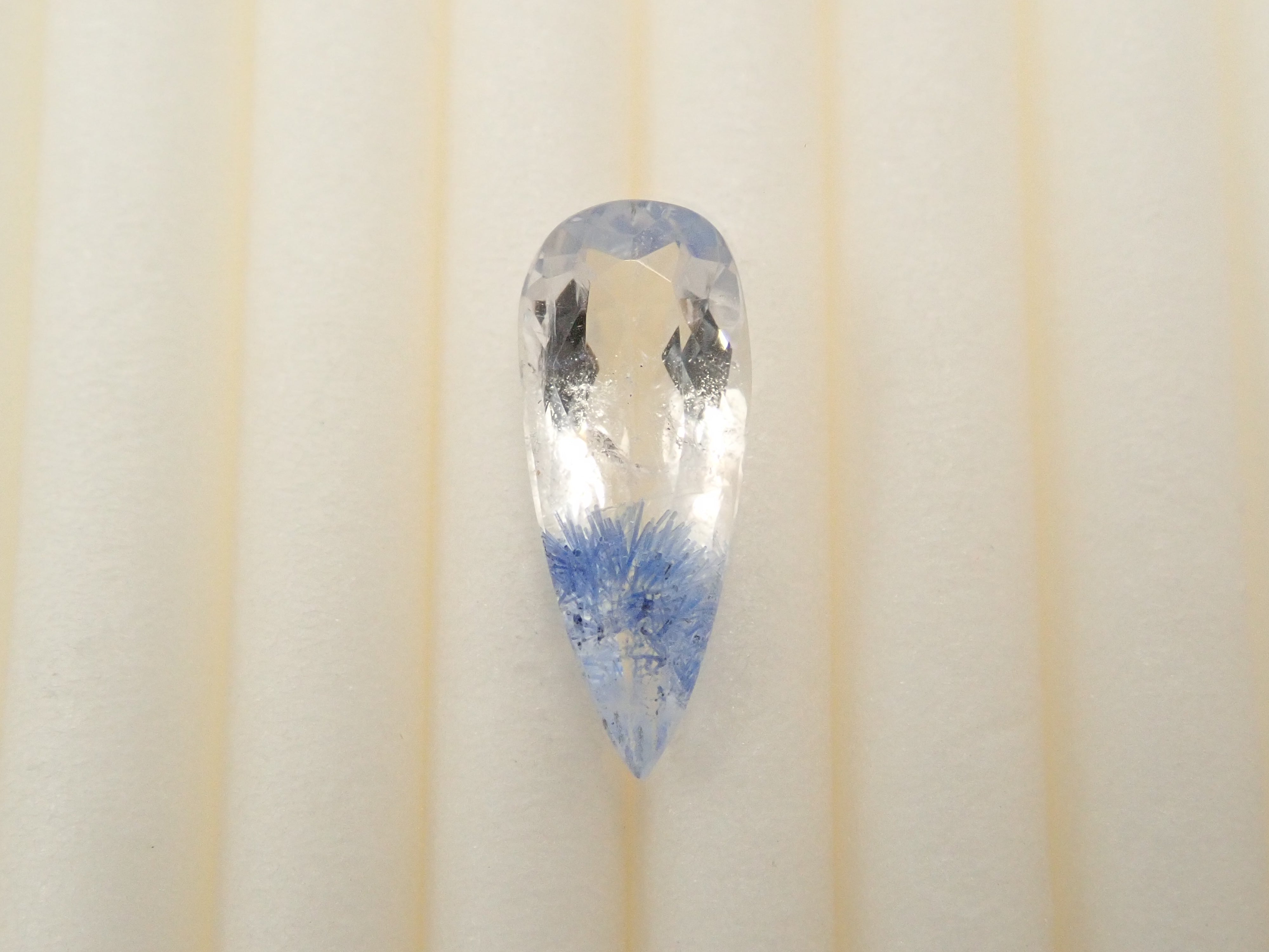 【12561956掲載】ブラジル産デュモルチェライトインクォーツ 0.937ctルース