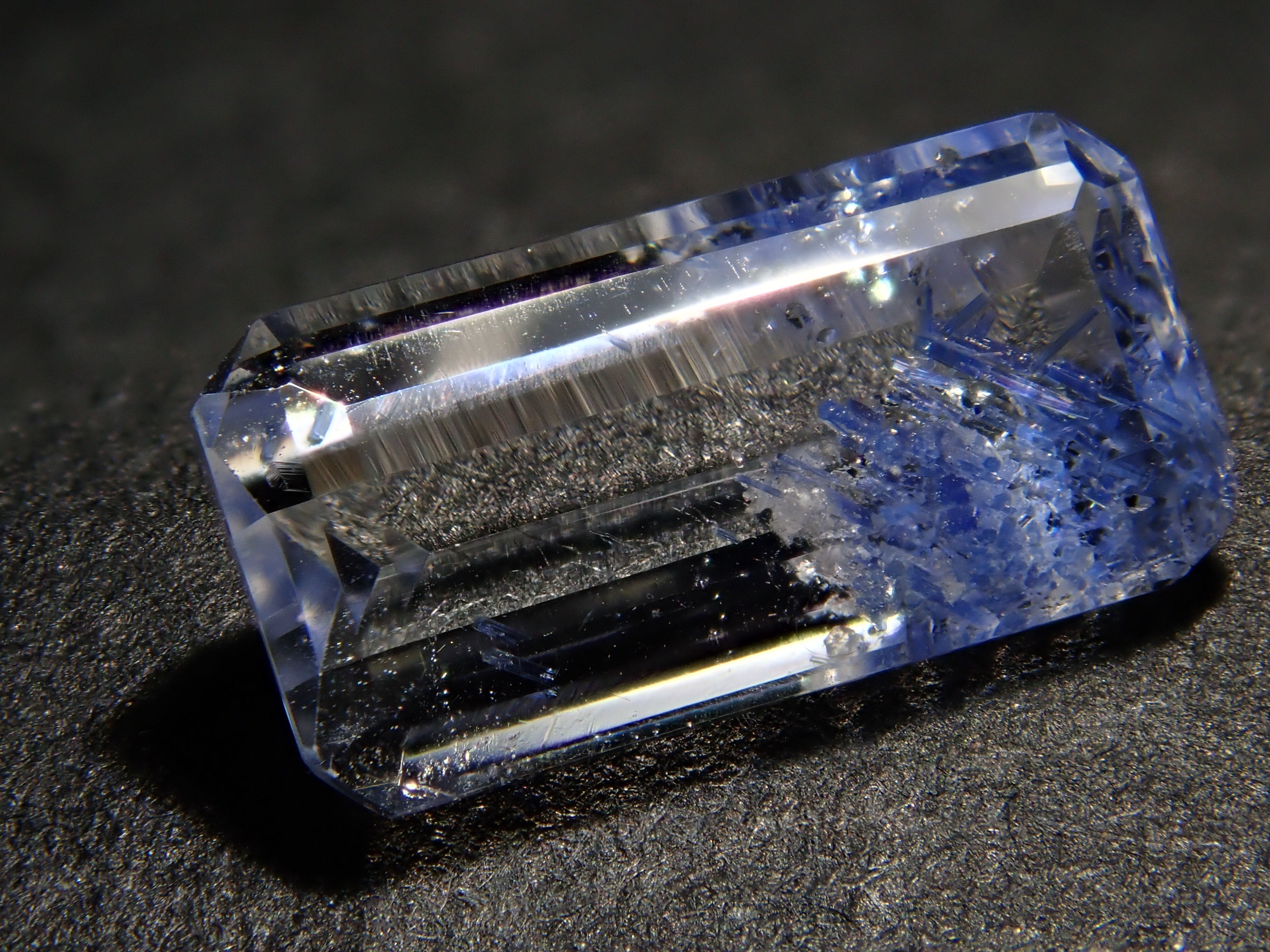 【12561961掲載】ブラジル産デュモルチェライトインクォーツ 0.787ctルース