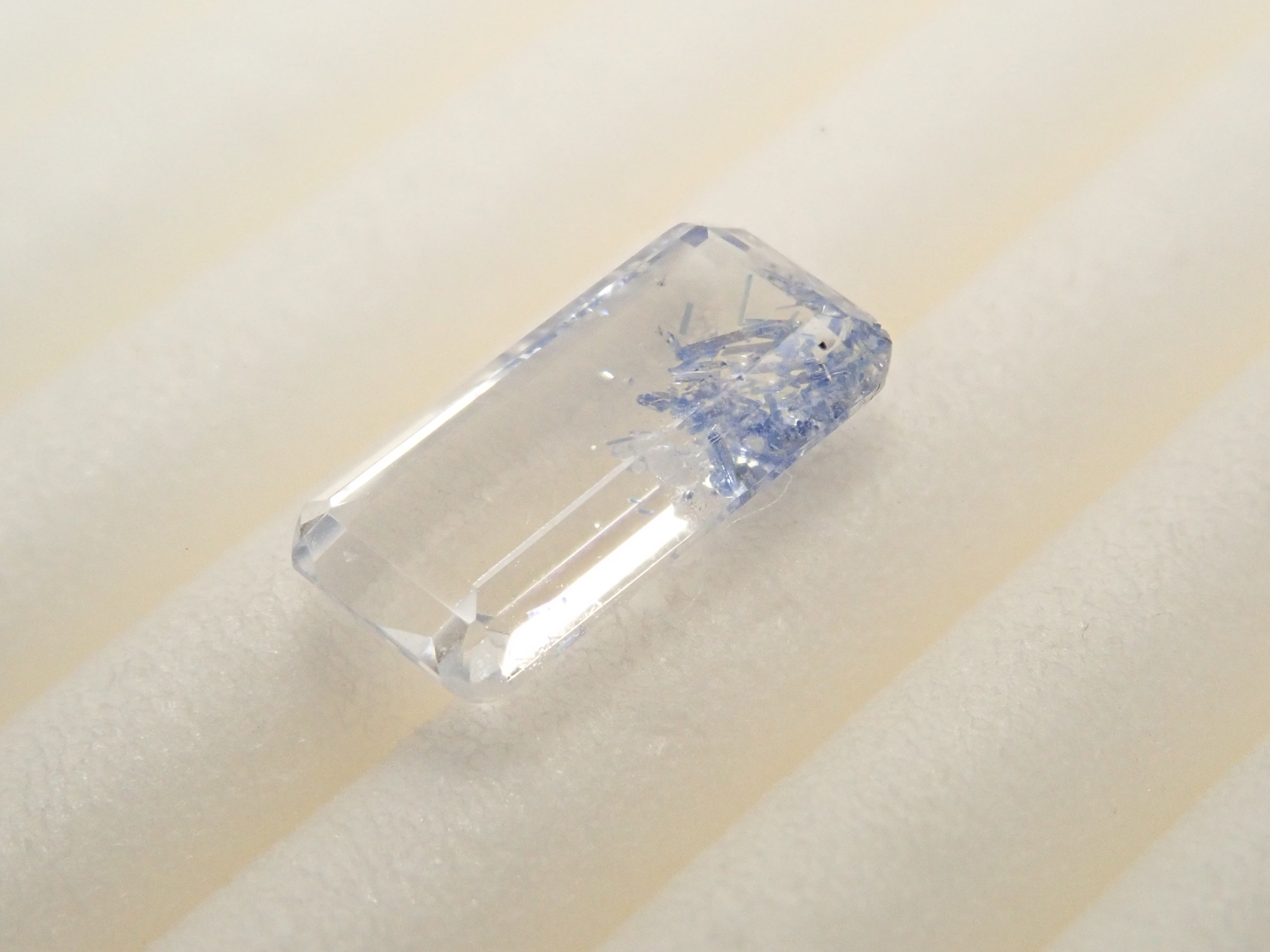 【12561961掲載】ブラジル産デュモルチェライトインクォーツ 0.787ctルース