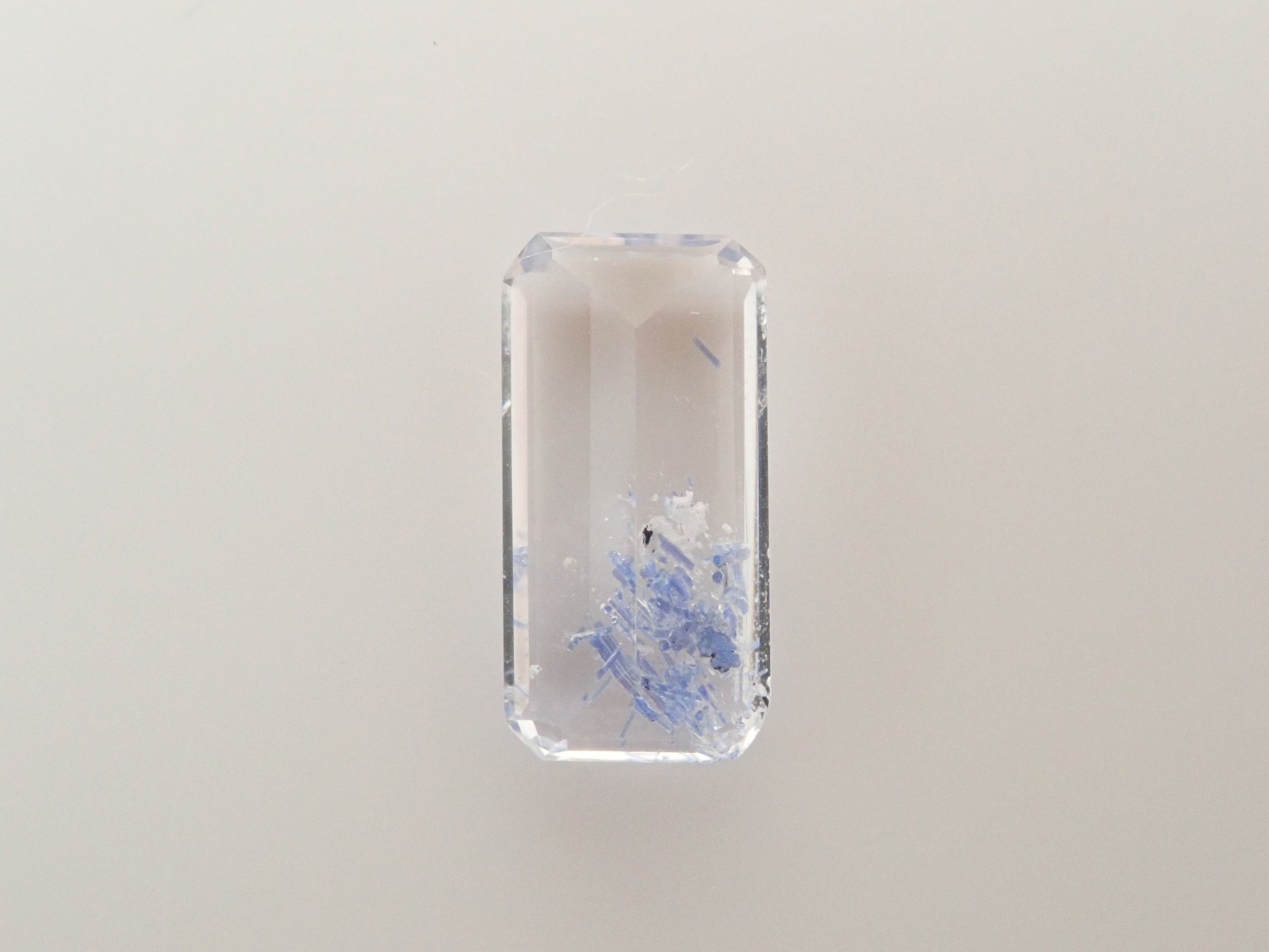 【12561961掲載】ブラジル産デュモルチェライトインクォーツ 0.787ctルース