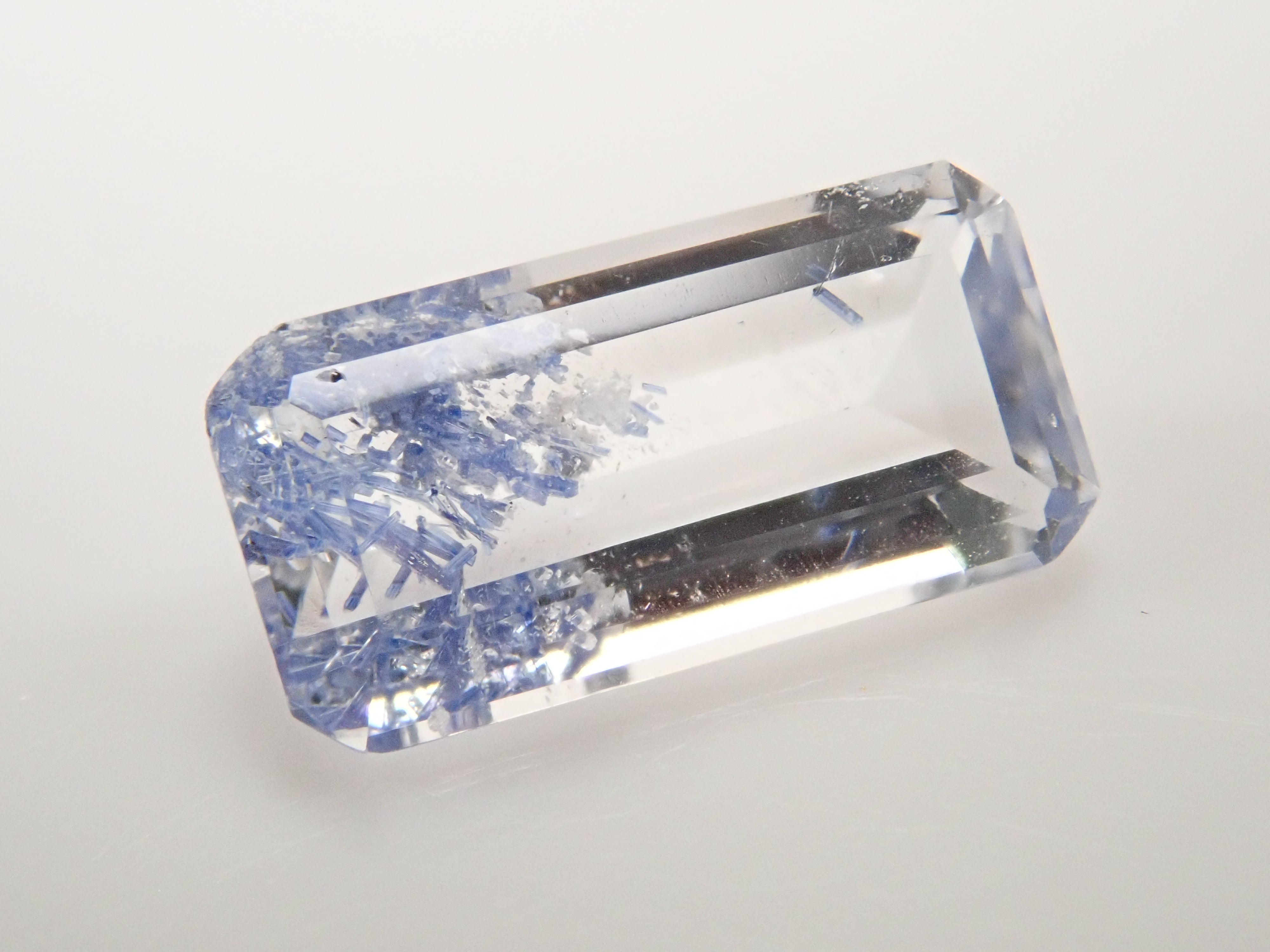 【12561961掲載】ブラジル産デュモルチェライトインクォーツ 0.787ctルース