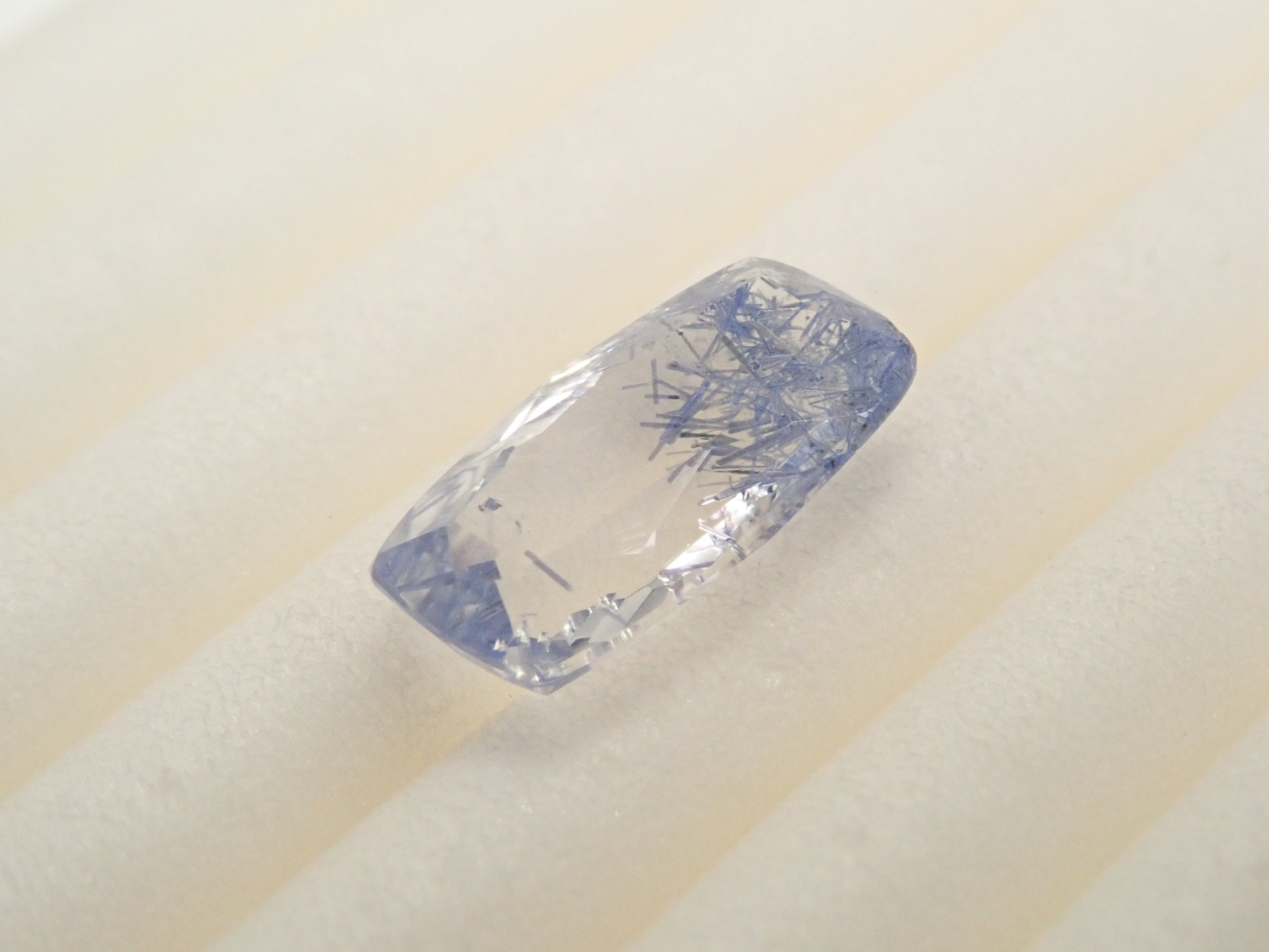 【12561967掲載】ブラジル産デュモルチェライトインクォーツ 0.849ctルース