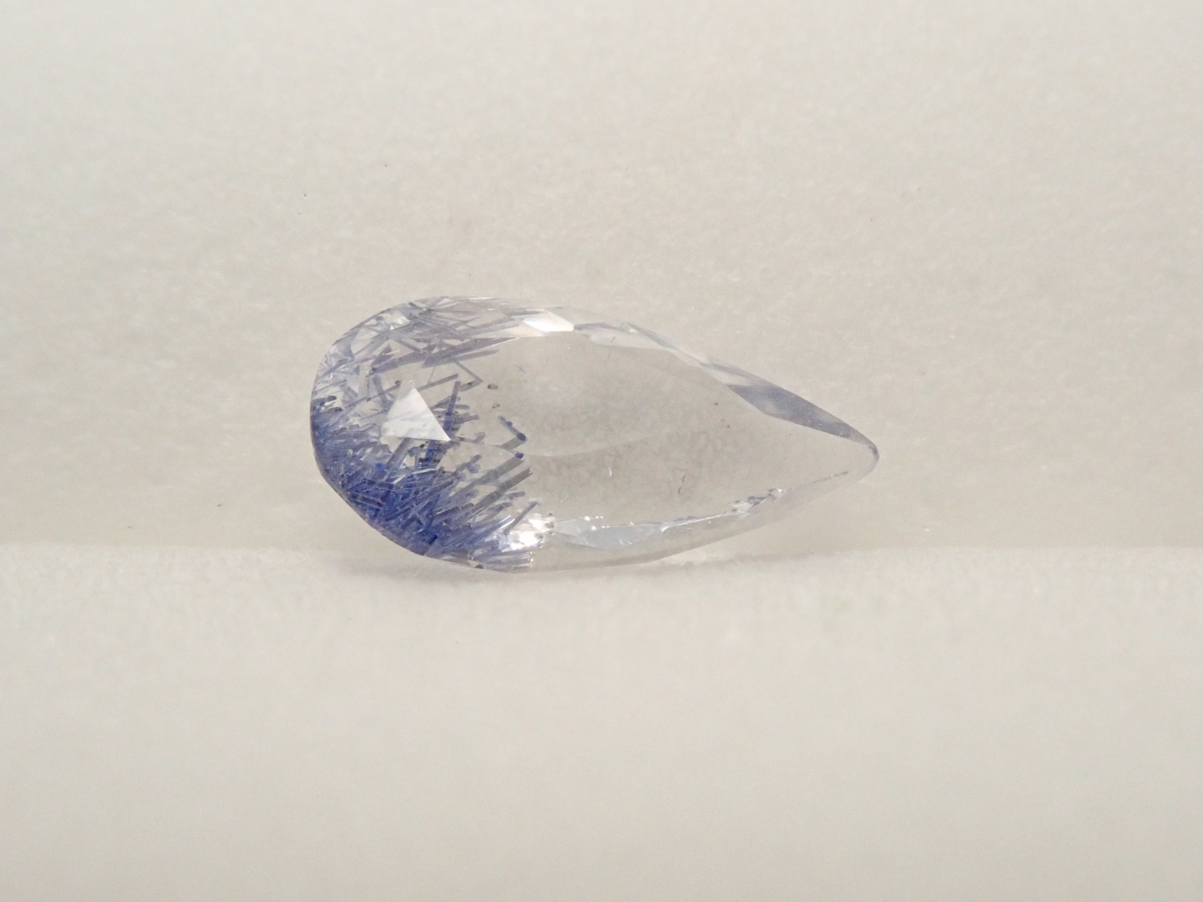 【12561968掲載】ブラジル産デュモルチェライトインクォーツ 0.803ctルース