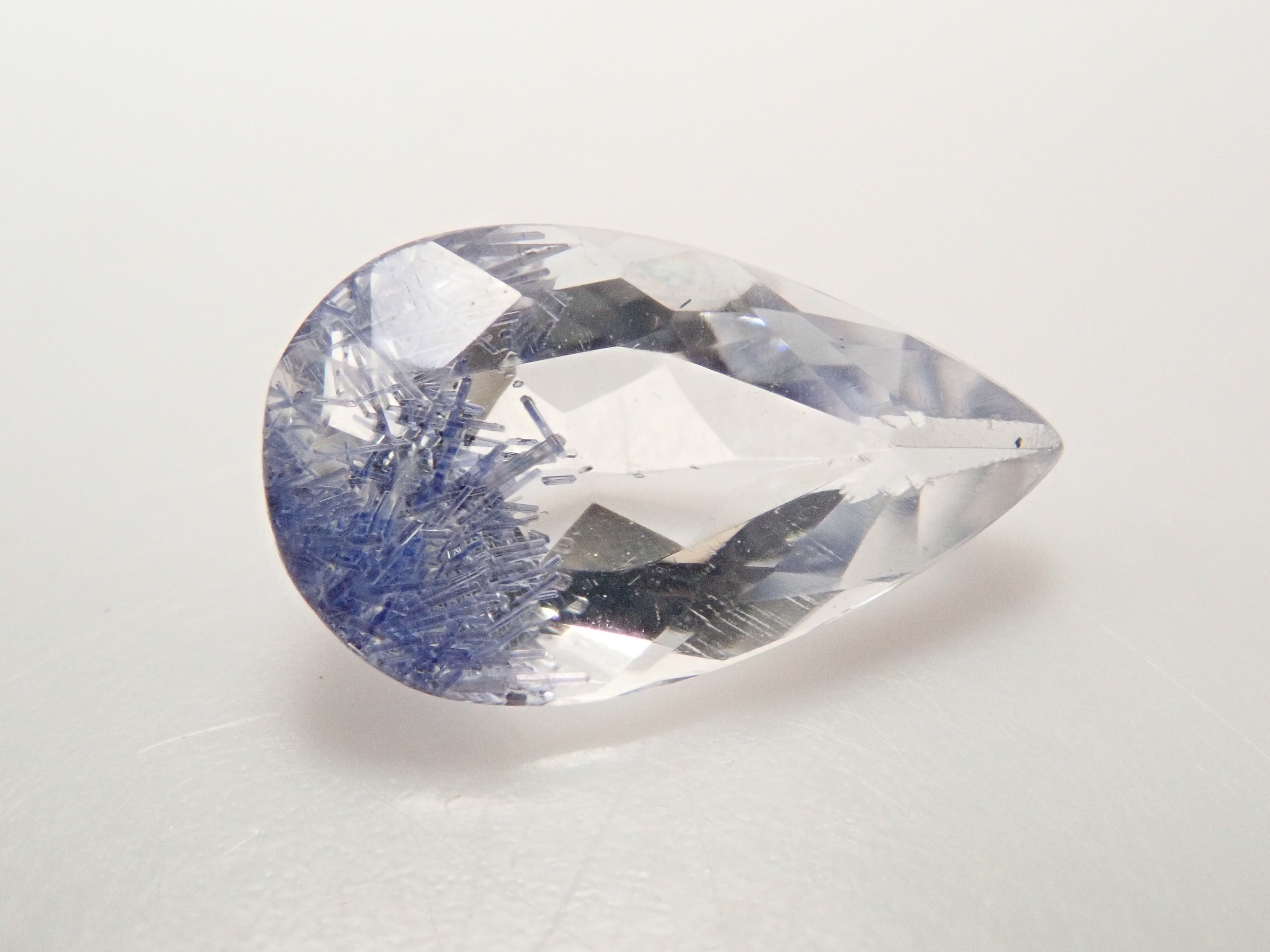 12561968掲載】ブラジル産デュモルチェライトインクォーツ 0.803ctルース