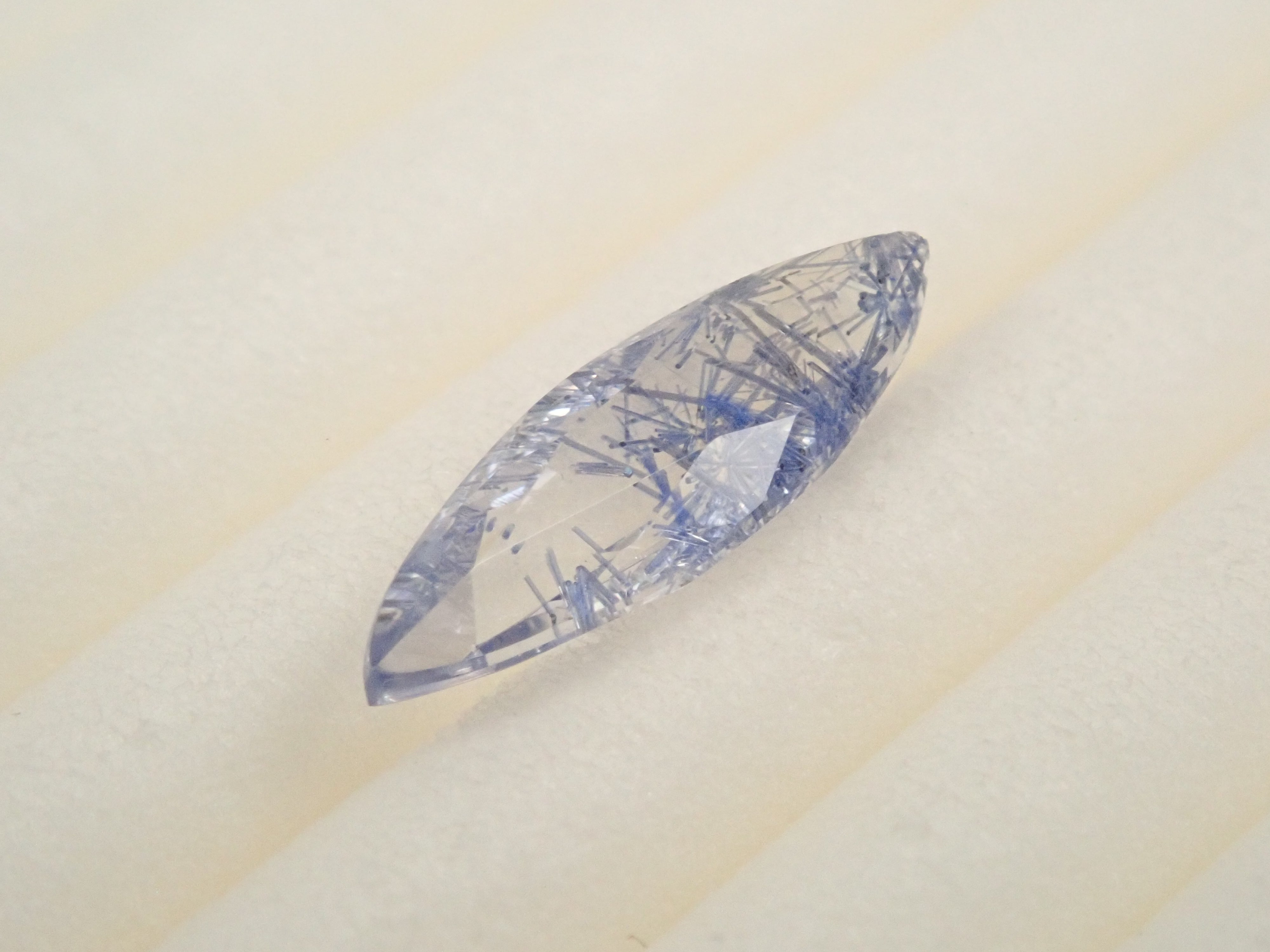 【12561969掲載】ブラジル産デュモルチェライトインクォーツ 0.463ctルース