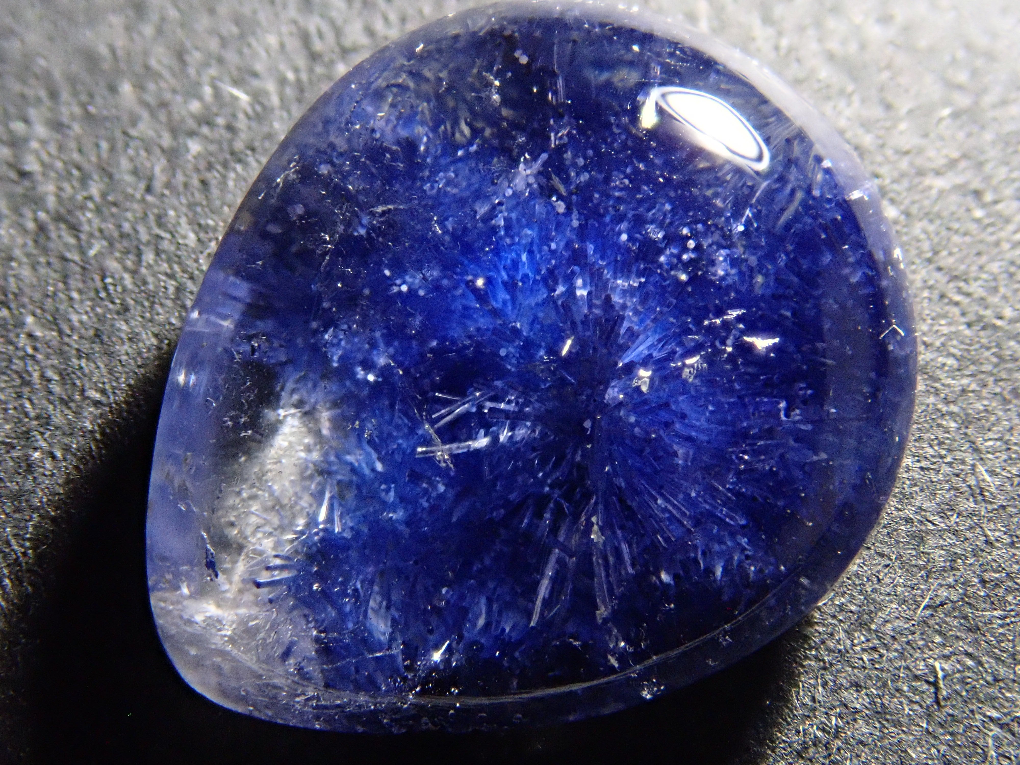 【12561971掲載】ブラジル産デュモルチェライトインクォーツ 3.253ctルース