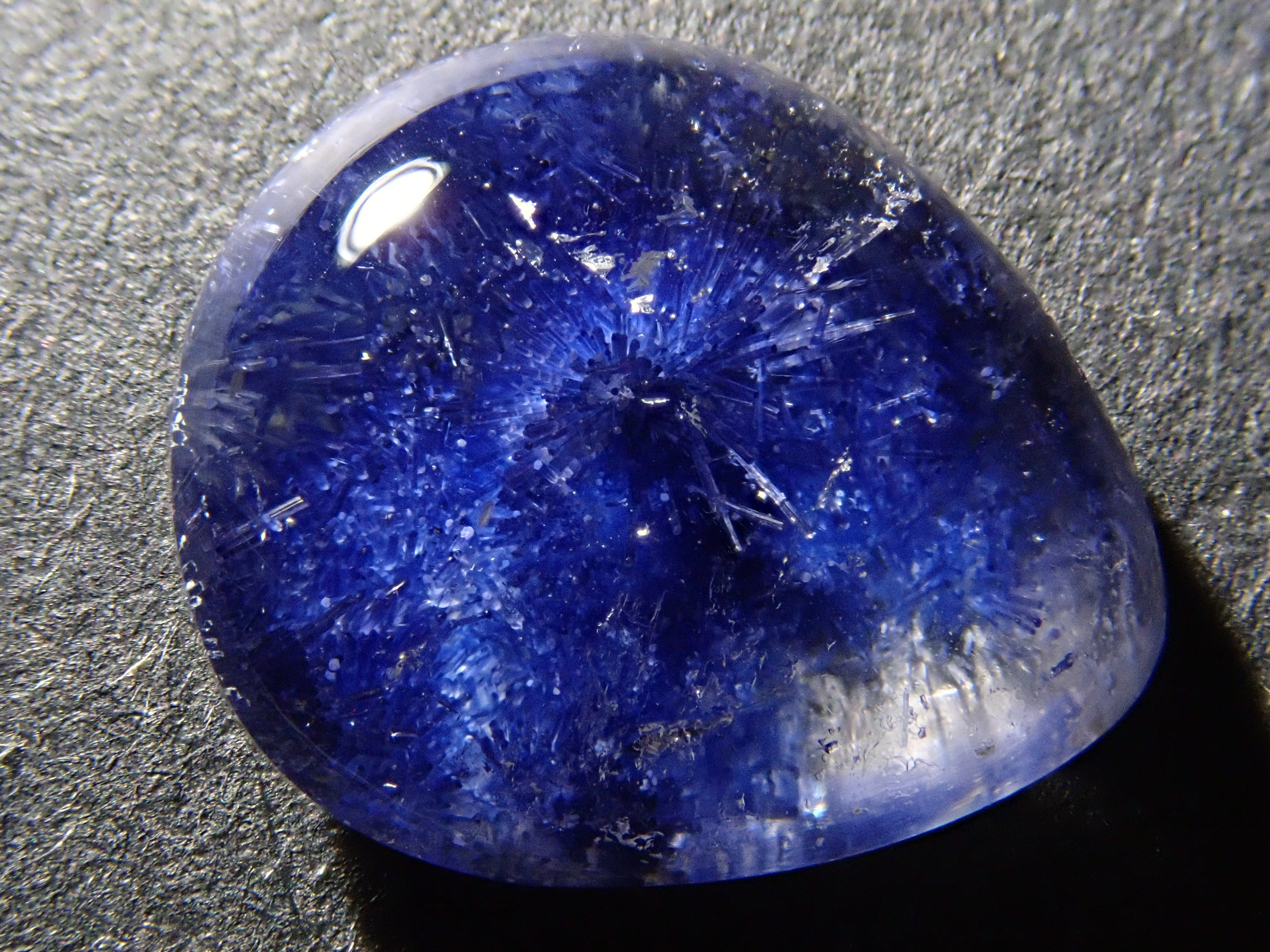 【12561971掲載】ブラジル産デュモルチェライトインクォーツ 3.253ctルース