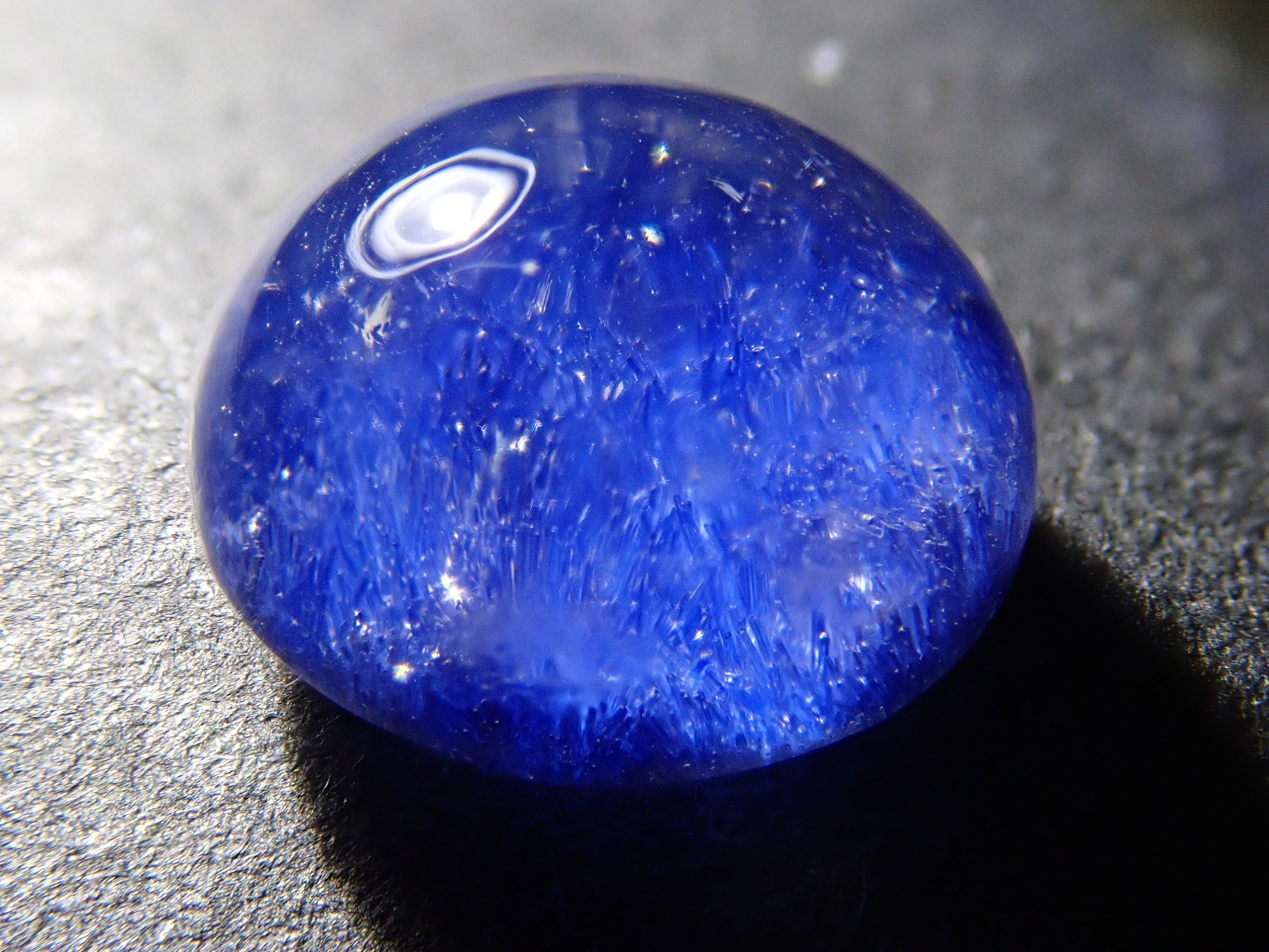 【12561972掲載】ブラジル産デュモルチェライトインクォーツ 2.450ctルース