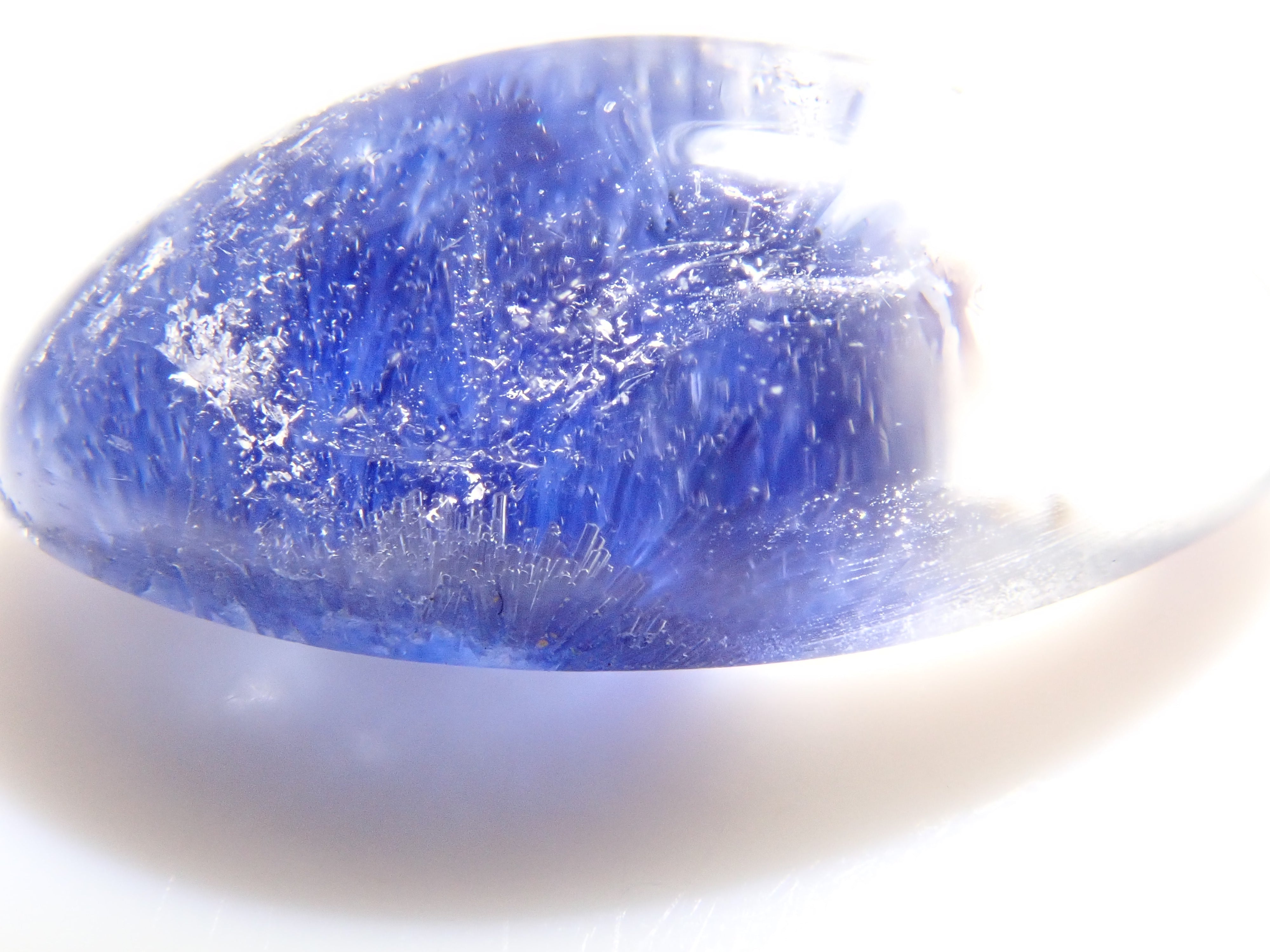 【12561974掲載】ブラジル産デュモルチェライトインクォーツ 2.054ctルース