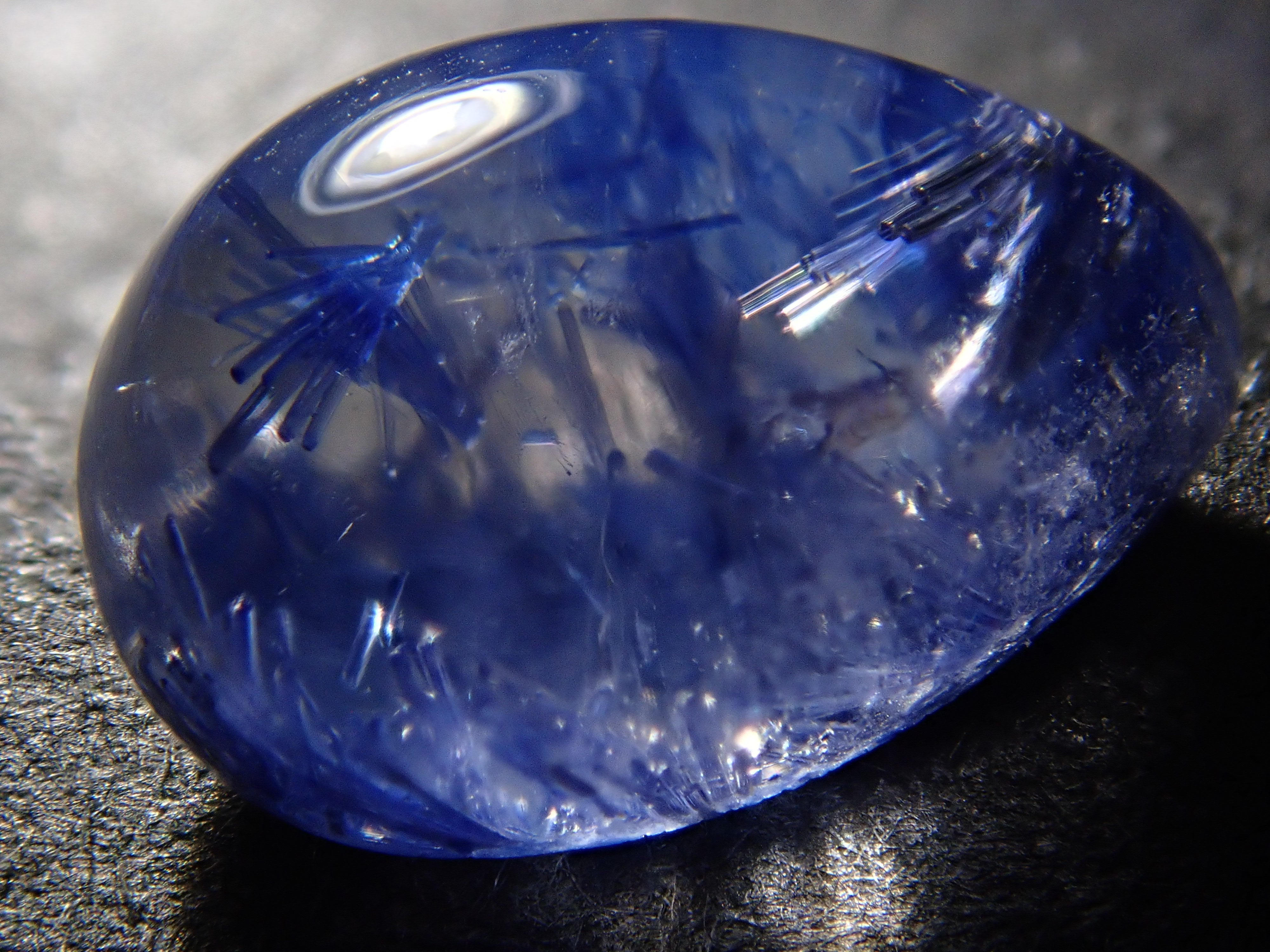 ブラジル産デュモルチェライトインクォーツ 1.559ctルース