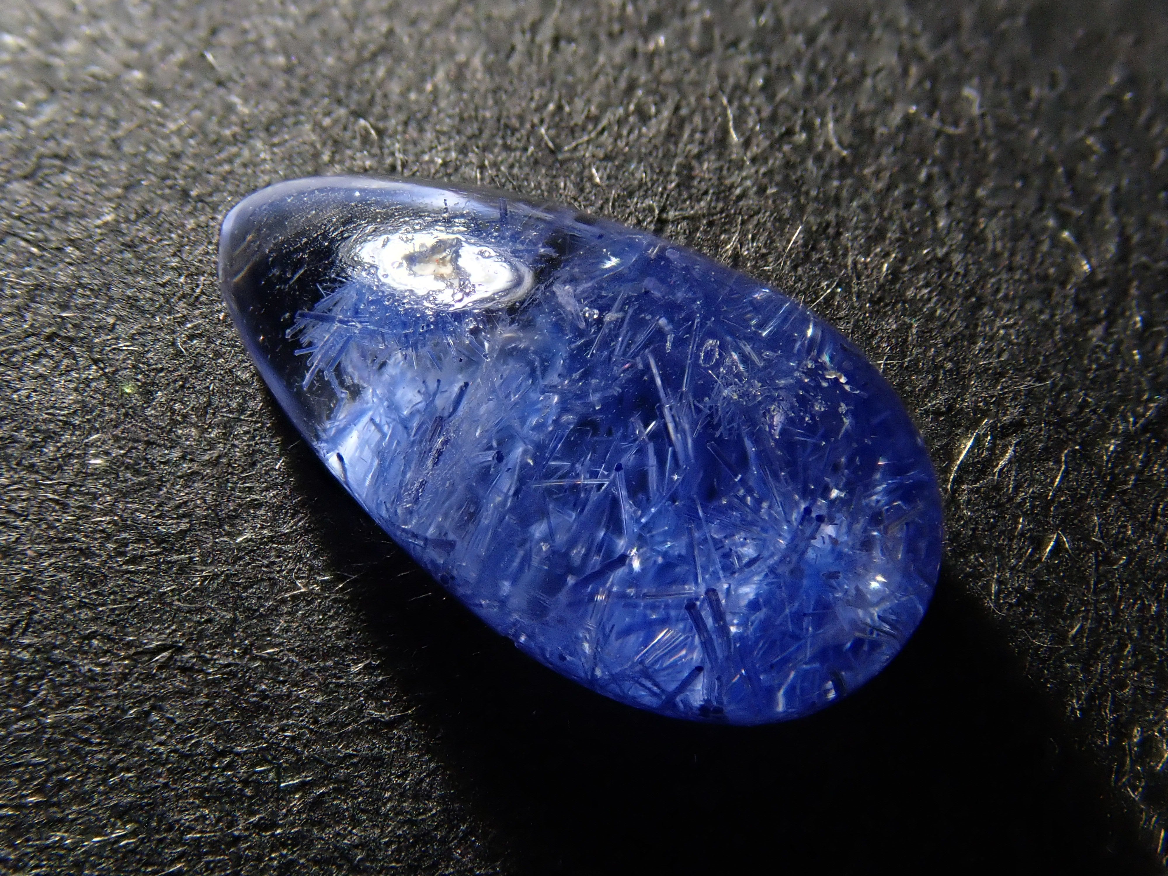 【12561977掲載】ブラジル産デュモルチェライトインクォーツ 1.383ctルース