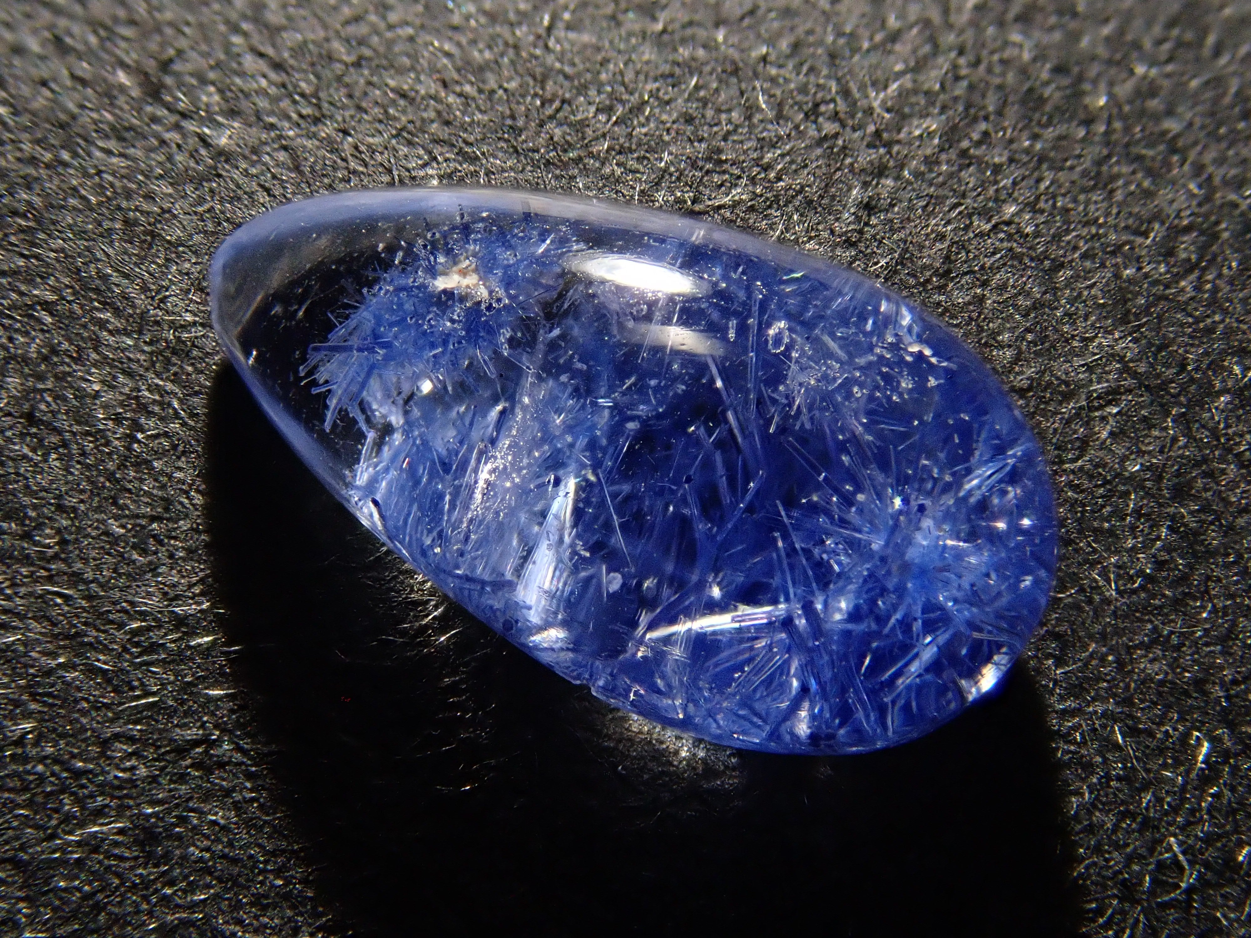 【12561977掲載】ブラジル産デュモルチェライトインクォーツ 1.383ctルース