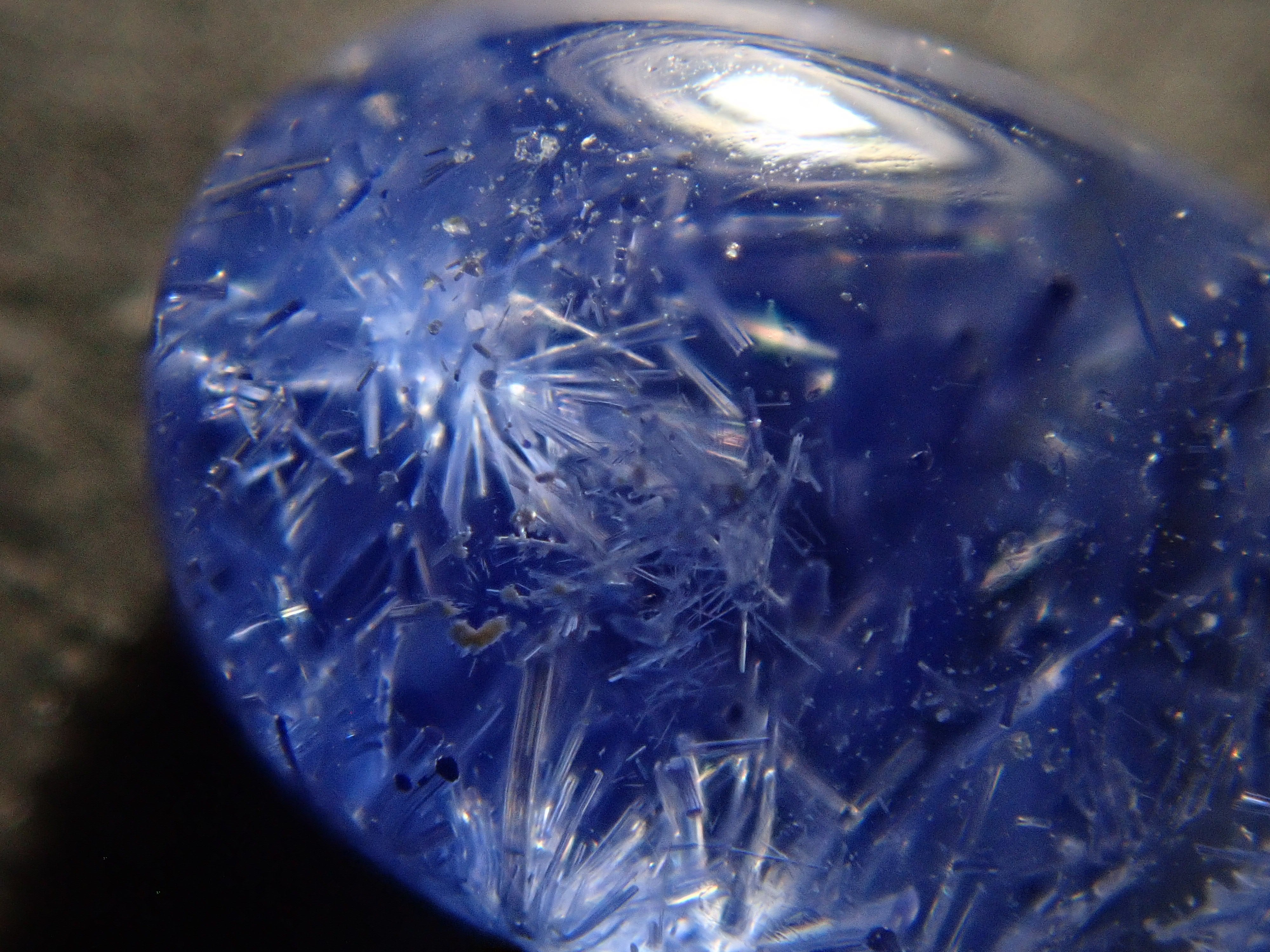 【12561977掲載】ブラジル産デュモルチェライトインクォーツ 1.383ctルース