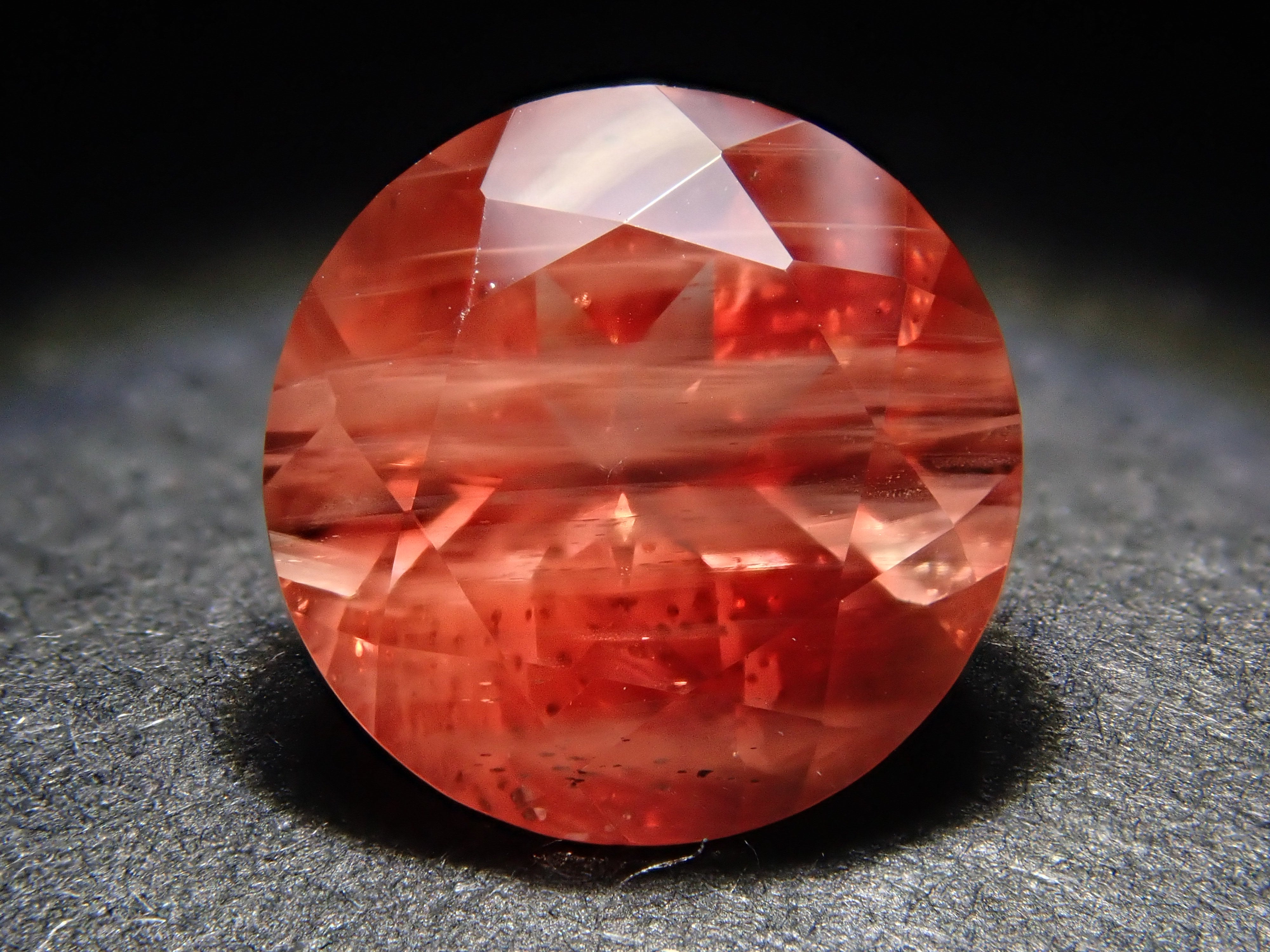 【12561984掲載】アメリカ産オレゴンサンストーン 1.308ctルース