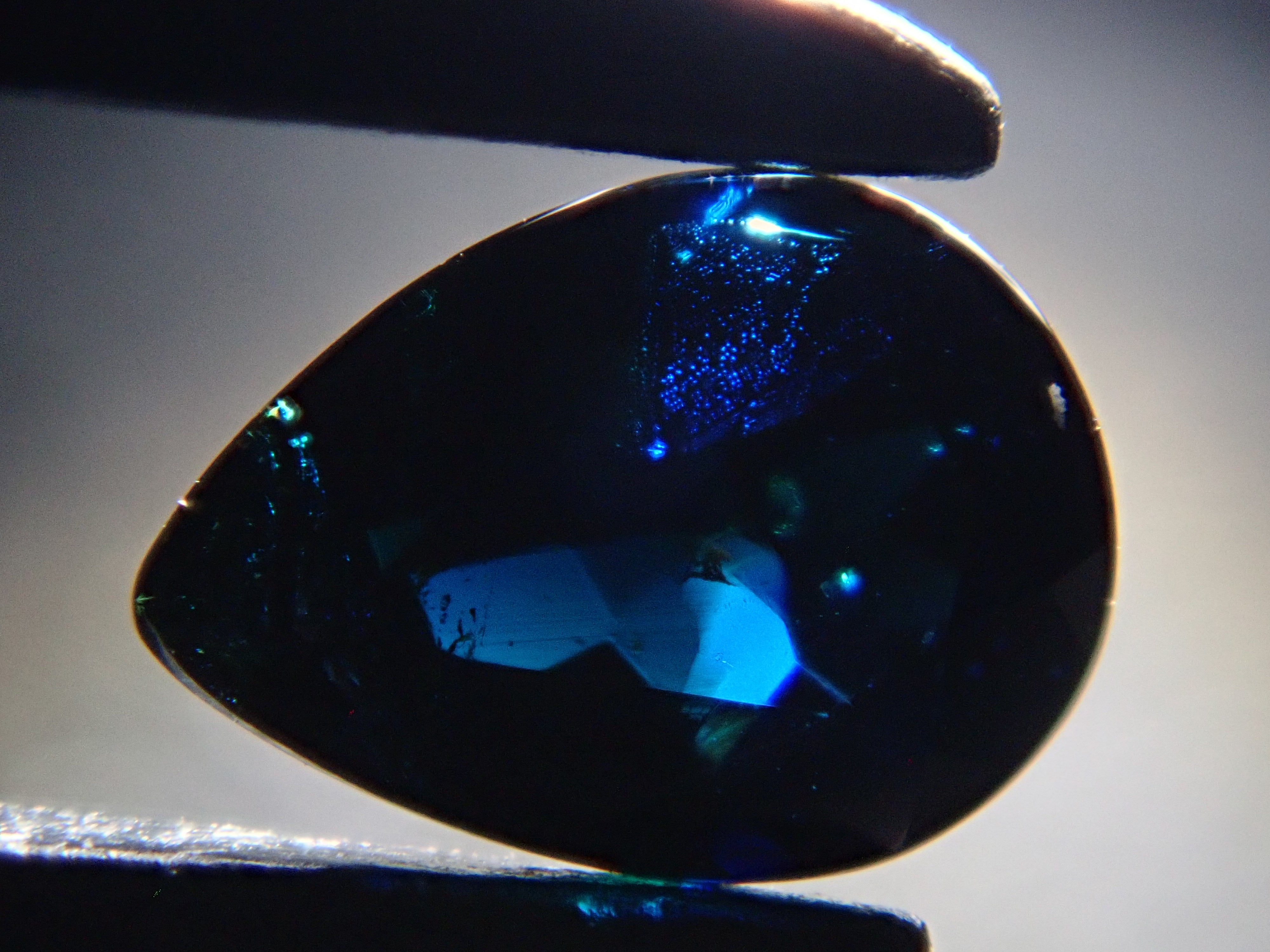 【12561944掲載】ブラジル産ラズライト（天藍石） 0.180ctルース