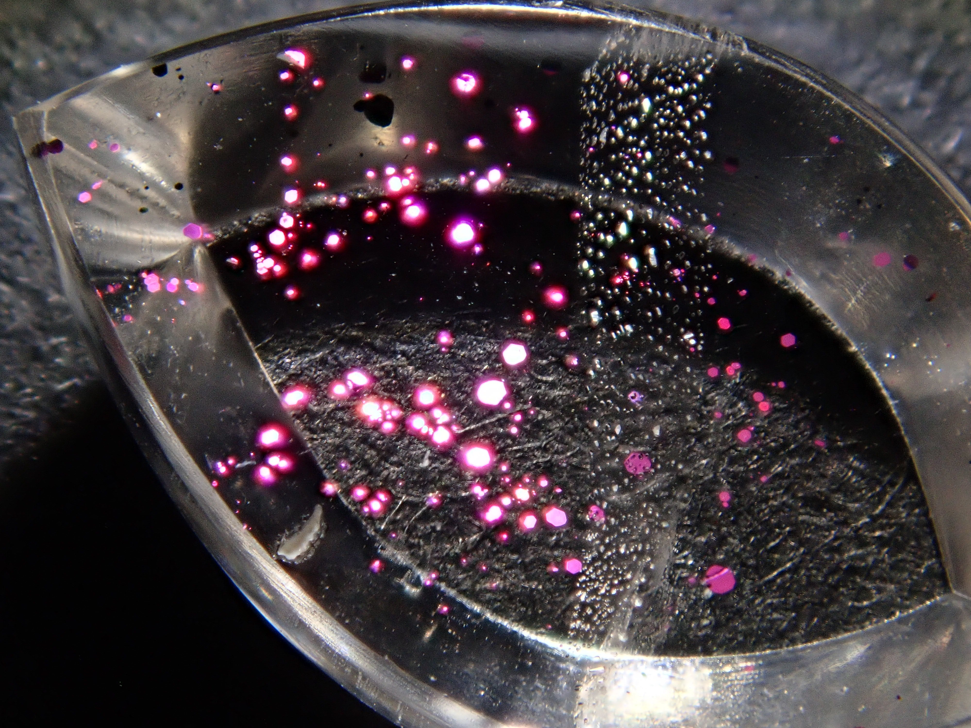 【12561943掲載】ブラジル産ティンカーベルクォーツ（ピンクファイヤークォーツ） 2.360ctルース