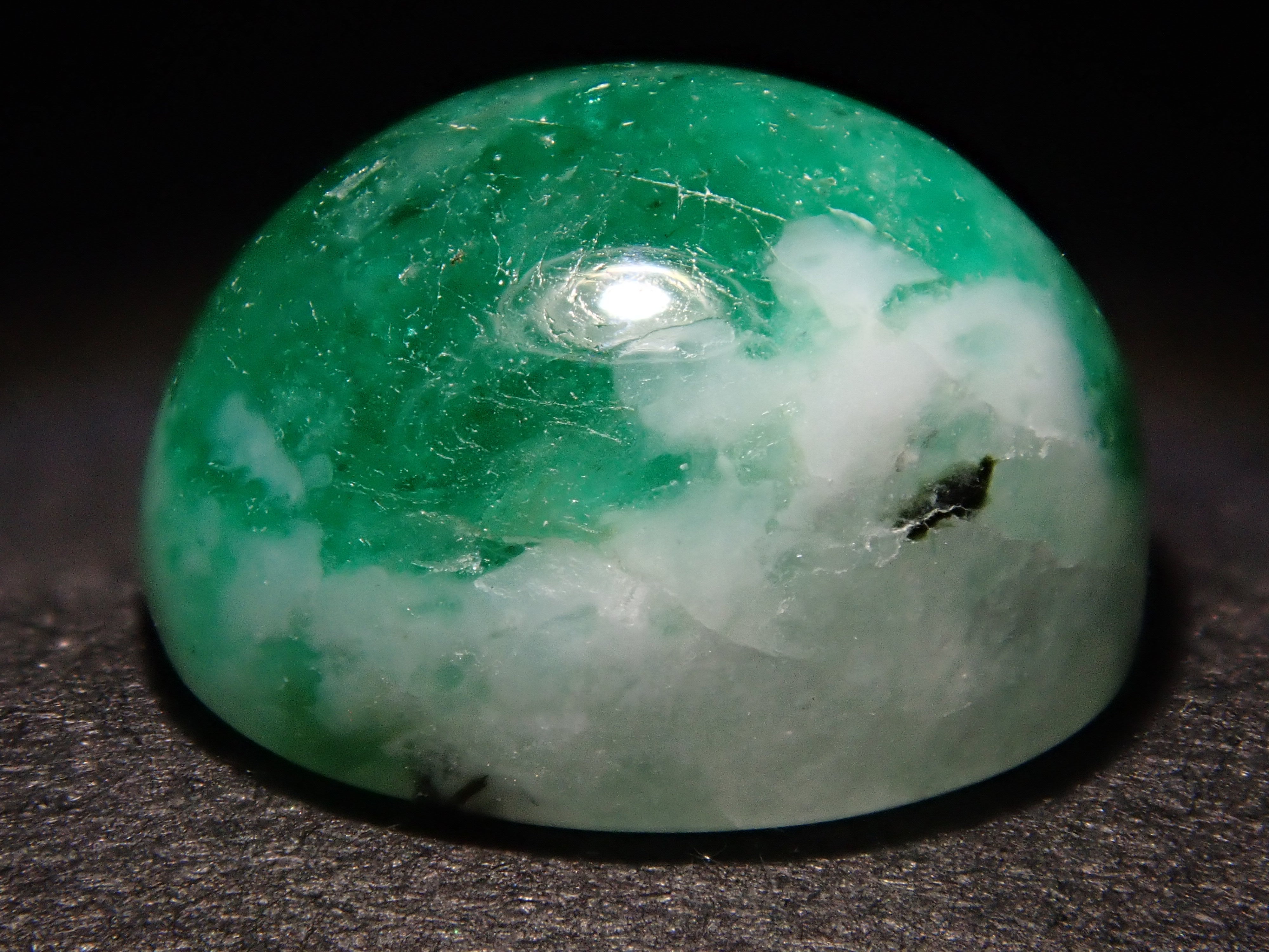 【12561945掲載】ブラジル産エメラルドインクォーツ 3.367ctルース