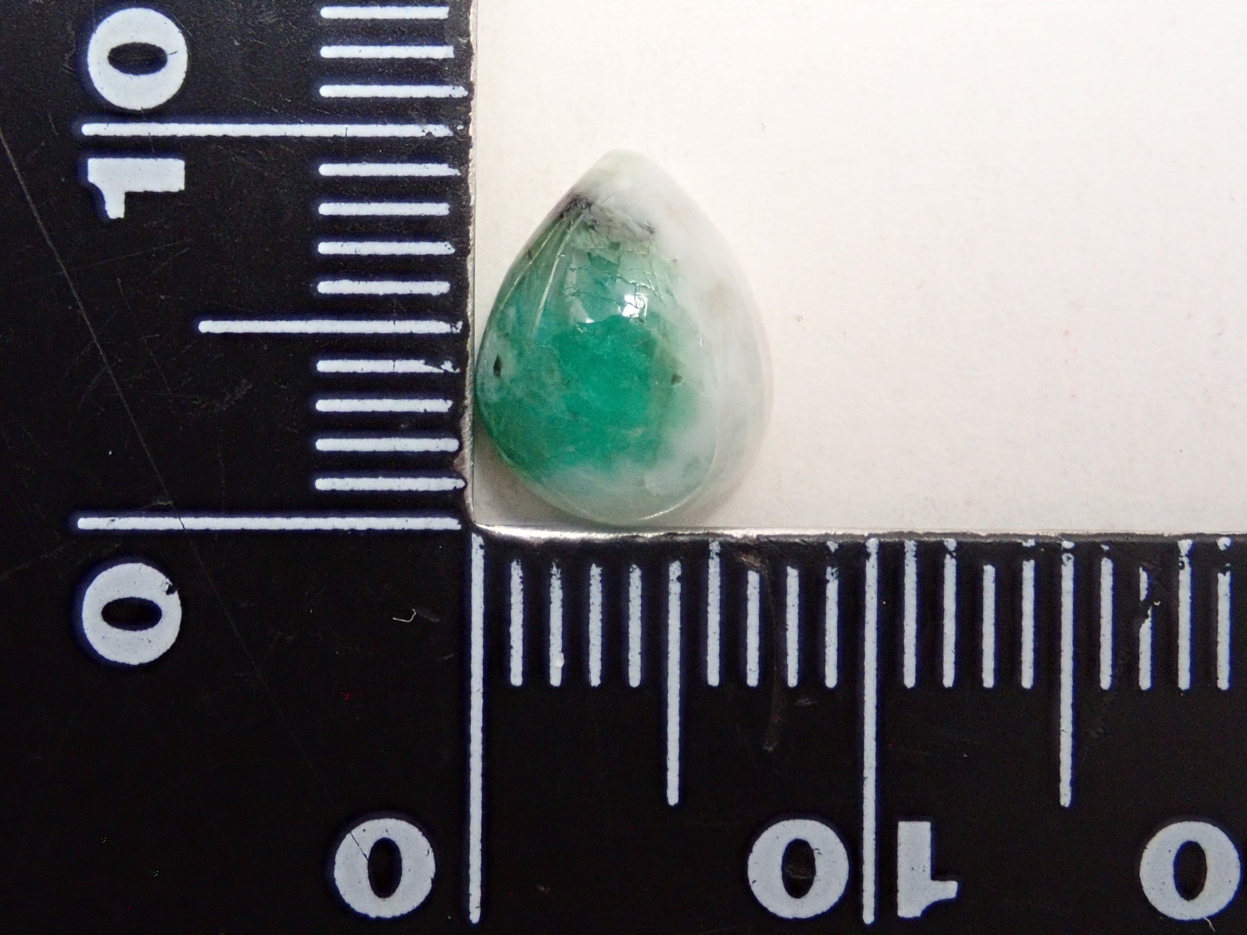 【12561946掲載】ブラジル産エメラルドインクォーツ 2.358ctルース