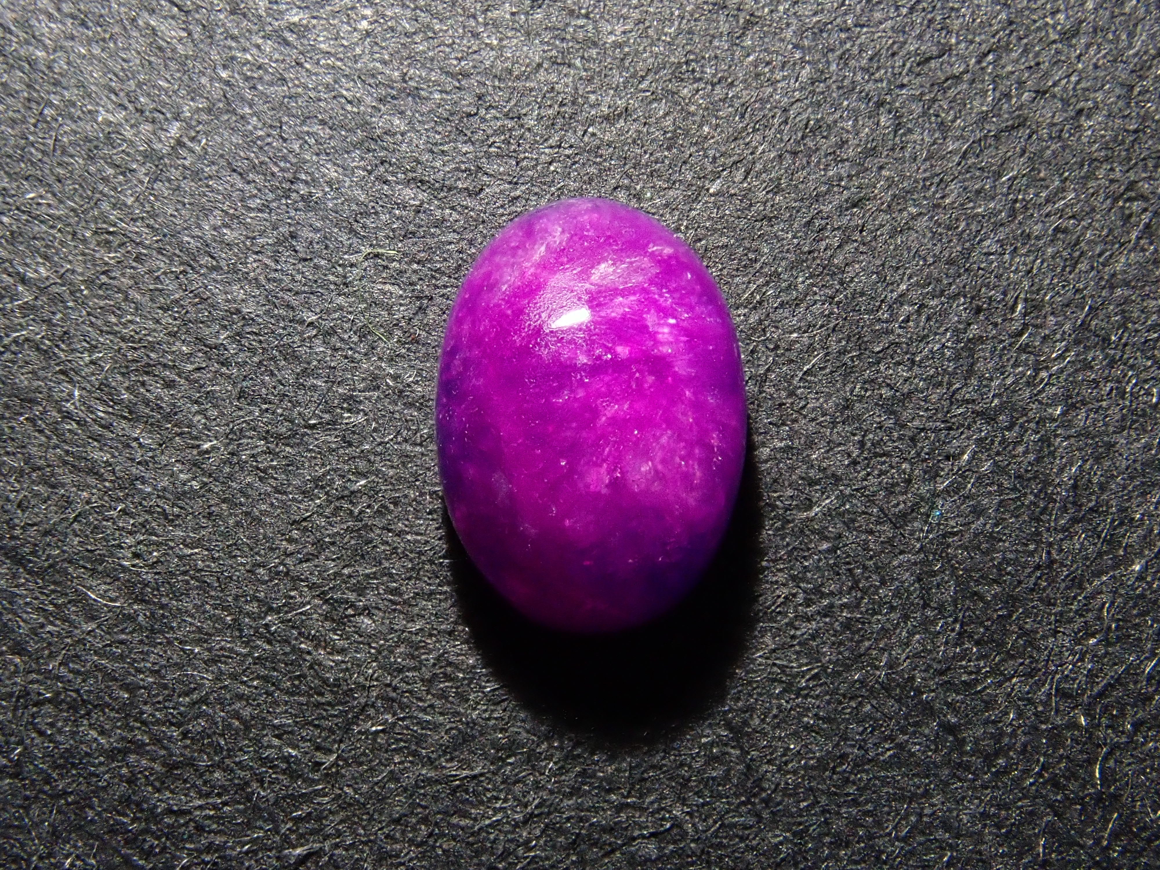 【12561947掲載】南アフリカ産スギライト 0.908ctルース