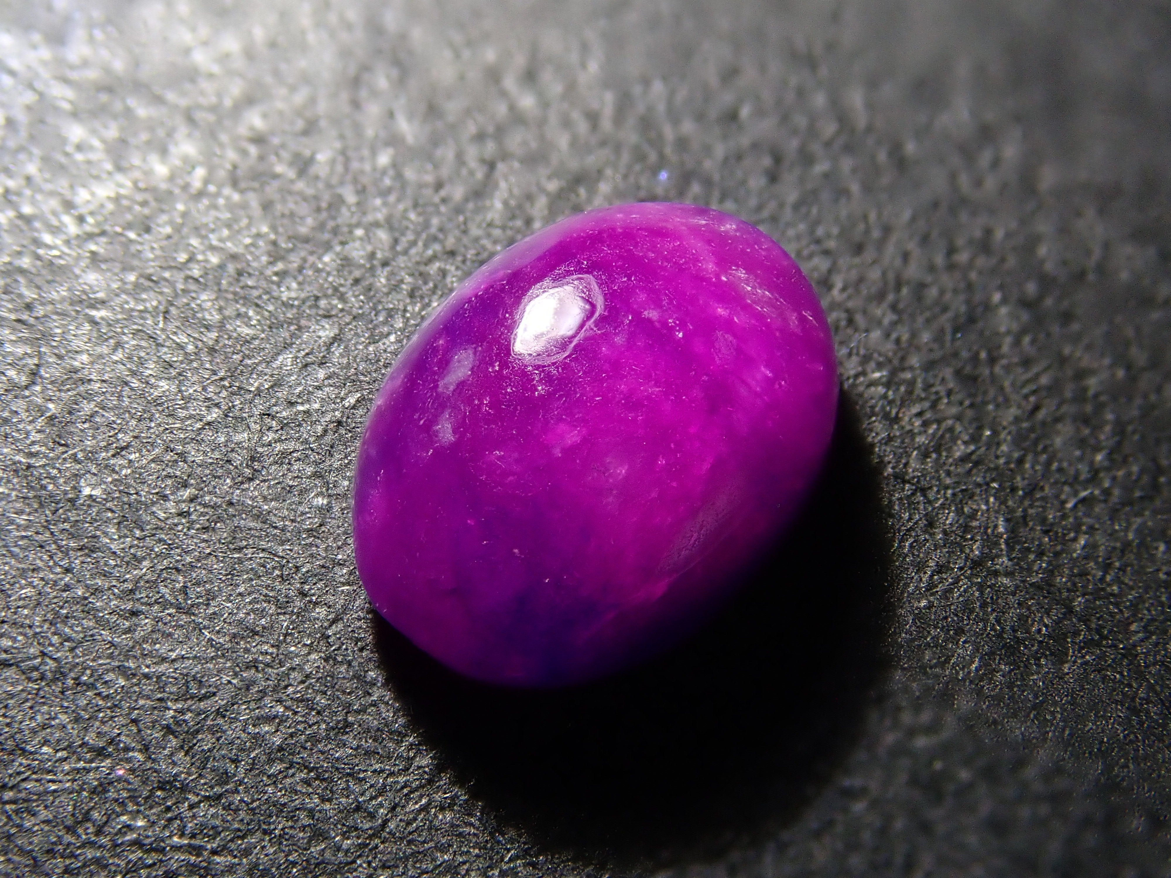 【12561947掲載】南アフリカ産スギライト 0.908ctルース