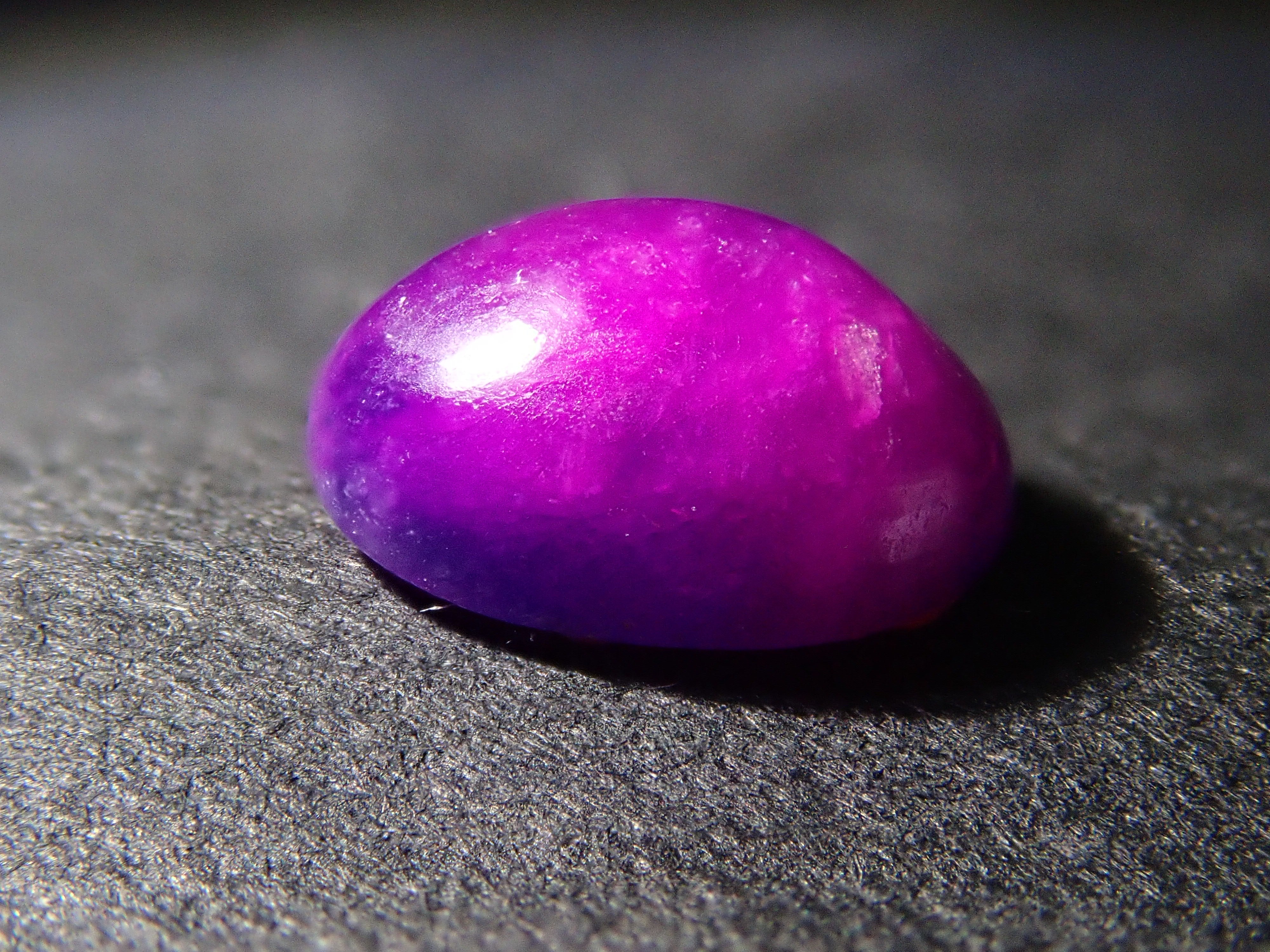 【12561947掲載】南アフリカ産スギライト 0.908ctルース