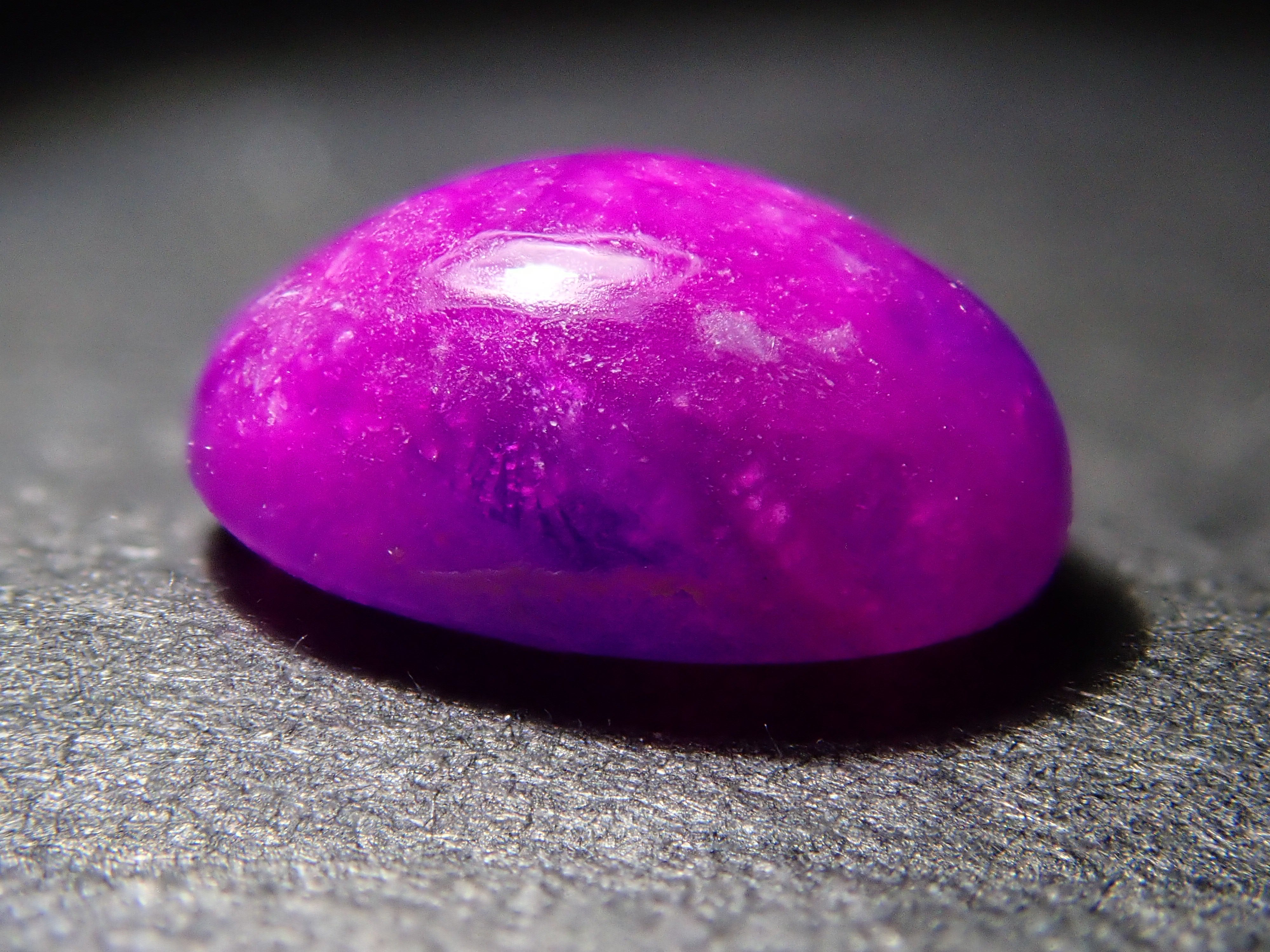 【12561947掲載】南アフリカ産スギライト 0.908ctルース