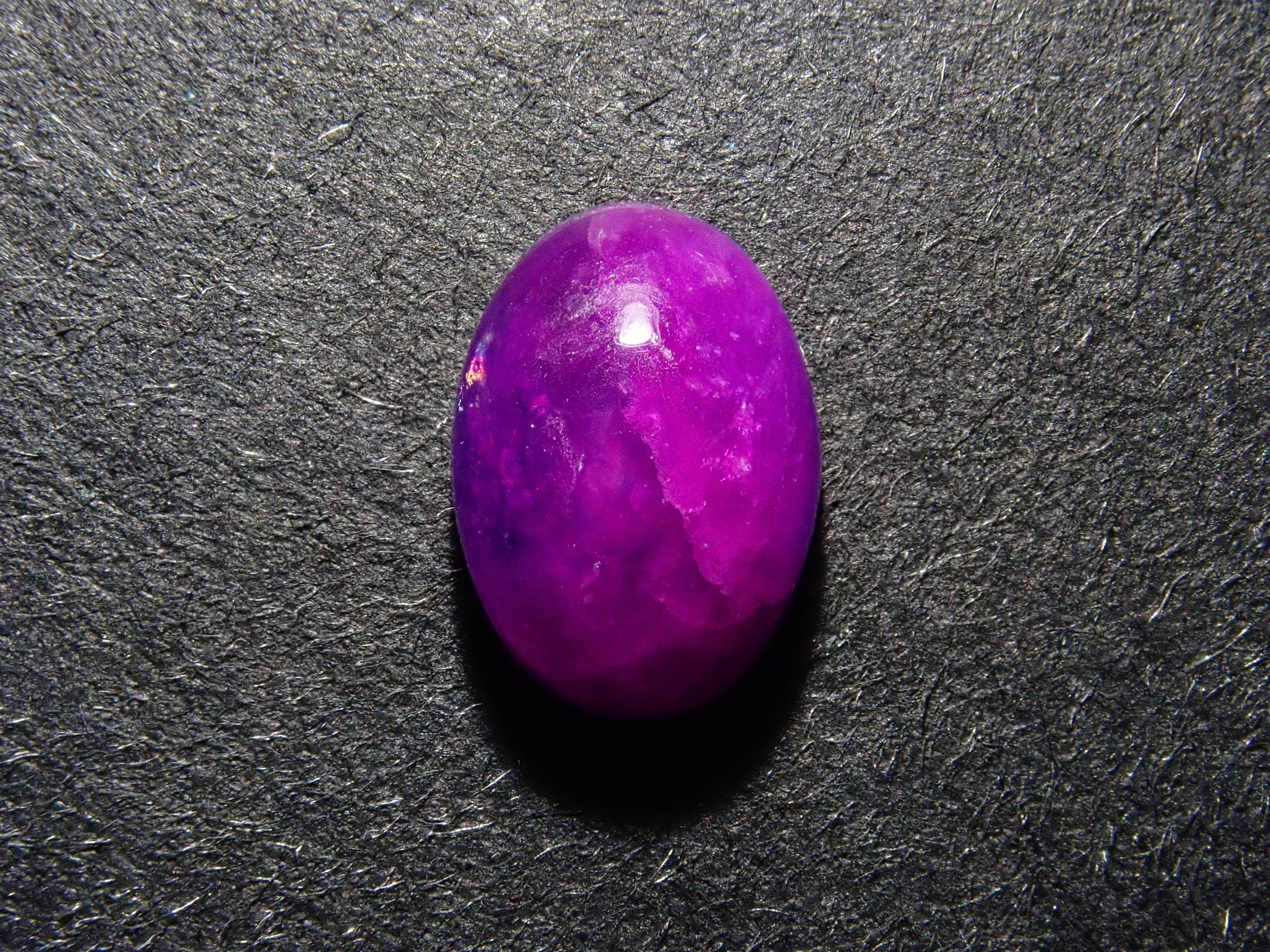 【12561949掲載】南アフリカ産スギライト 0.850ctルース