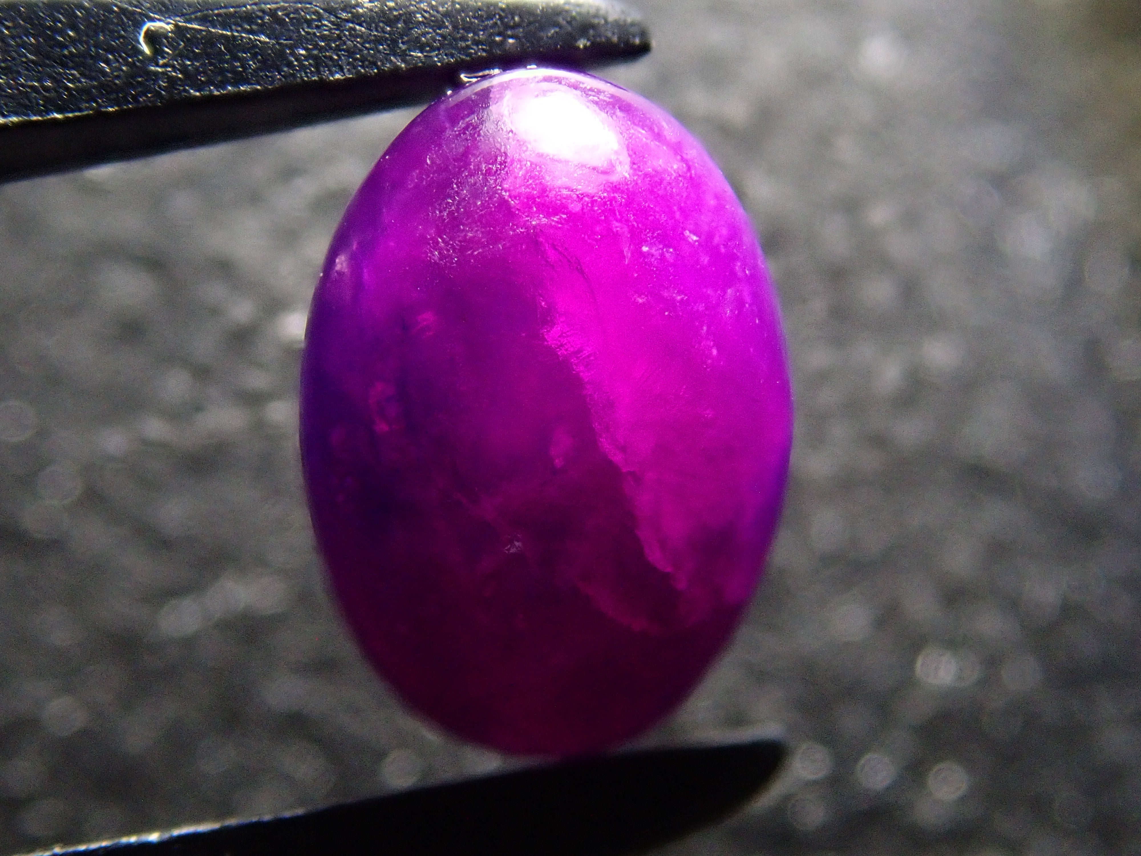 【12561949掲載】南アフリカ産スギライト 0.850ctルース